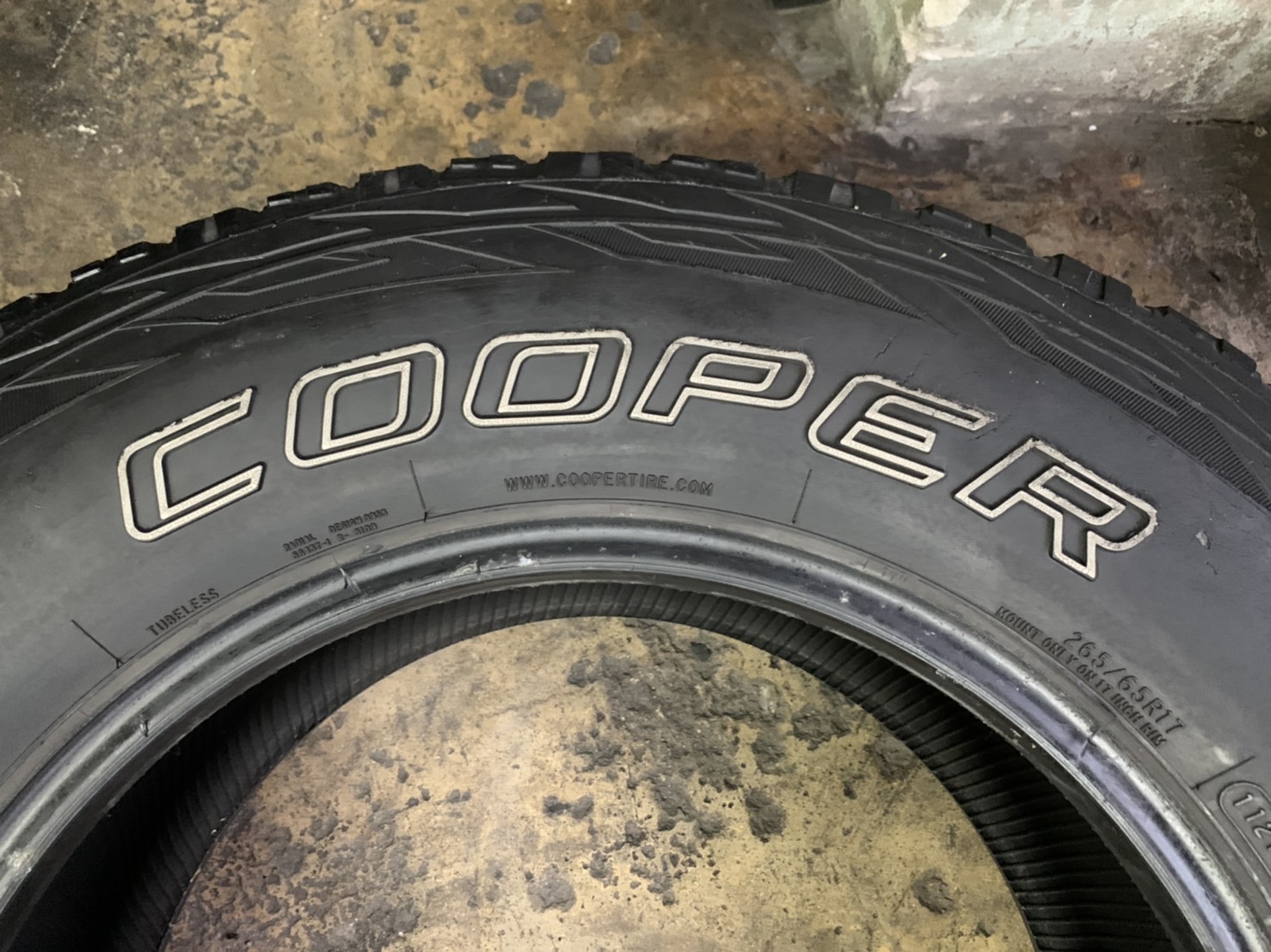 ยาง 265-65-17 Cooper (Made in U.S.A) ปี 14 ดอกยางหนาทุกเส้น