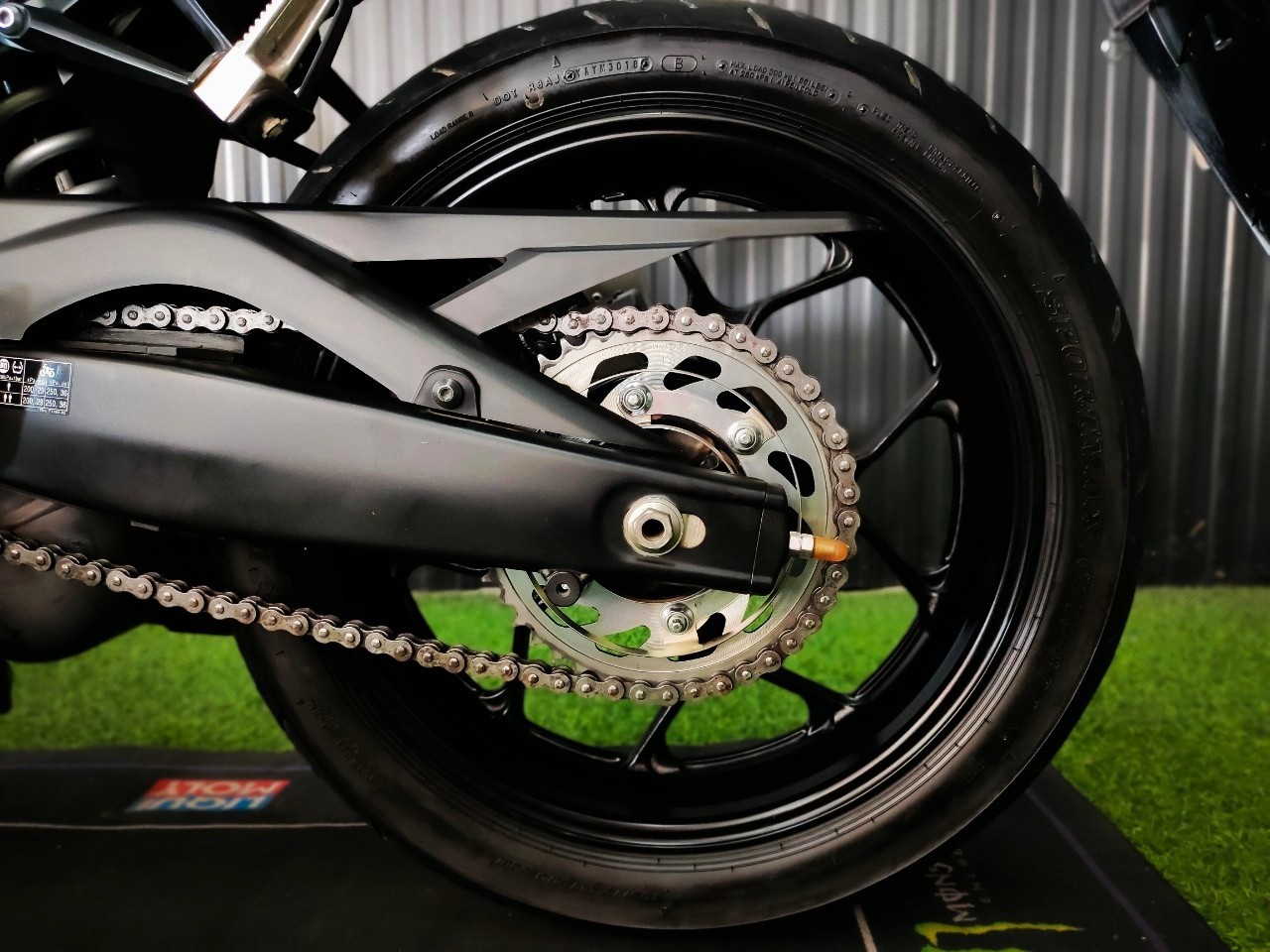 ดำดุดันไม่เกรงใจใคร ❗ YAMAHA New R3 โมเดล 2019 รถมือแรก "นางฟ้าไมล์น้อย" โคตรน่าใช้ 🥰