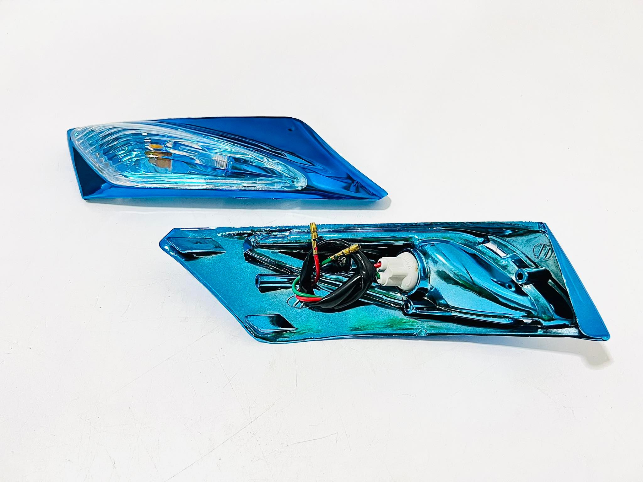 ไฟเลี้ยวหน้าคลิก click อโนไดซ์ สีฟ้า บ16-บ17