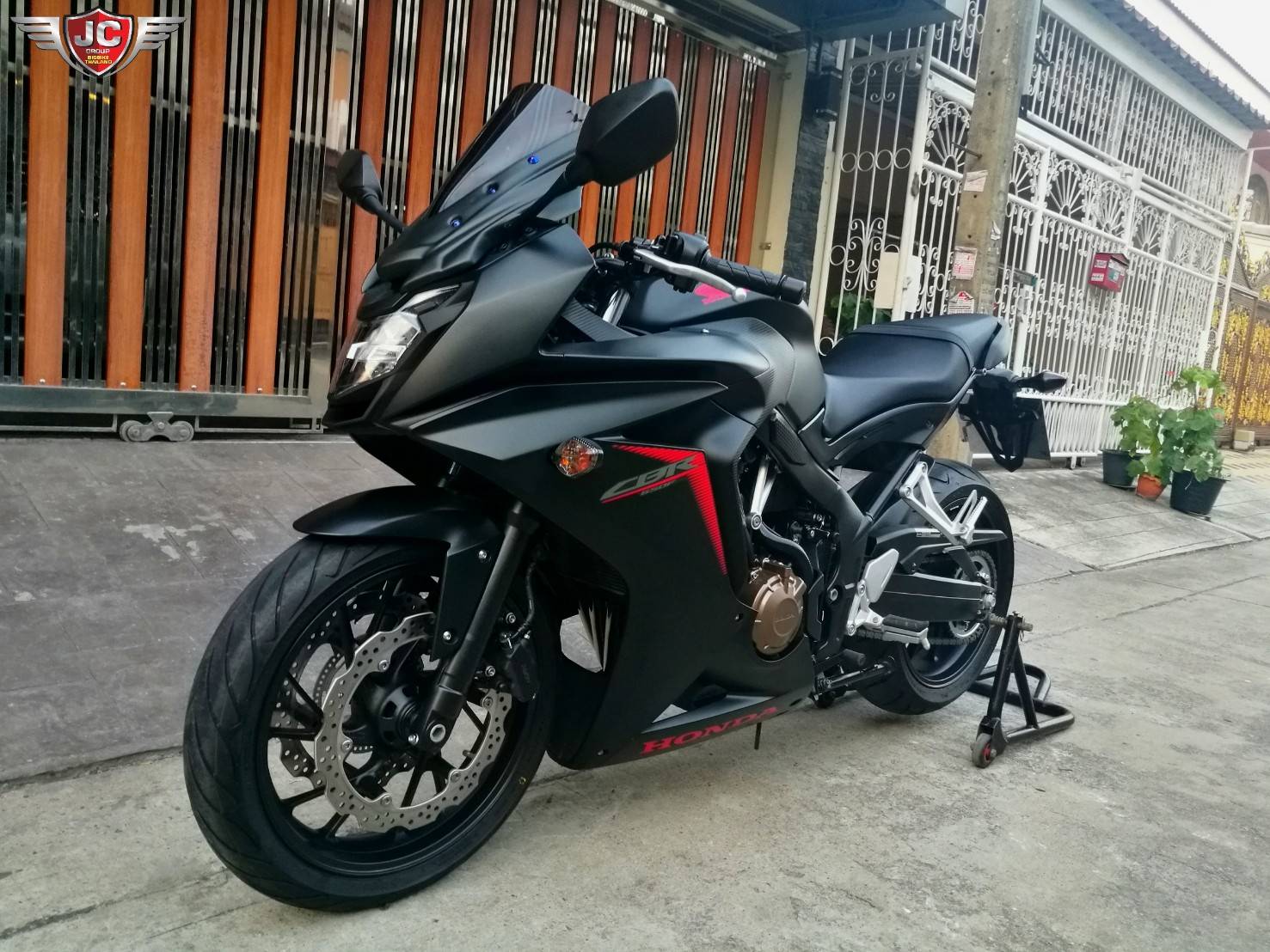 CBR650F LED 2018 ไมล์แท้ 1,xxx กิโล สภาพป้ายแดง