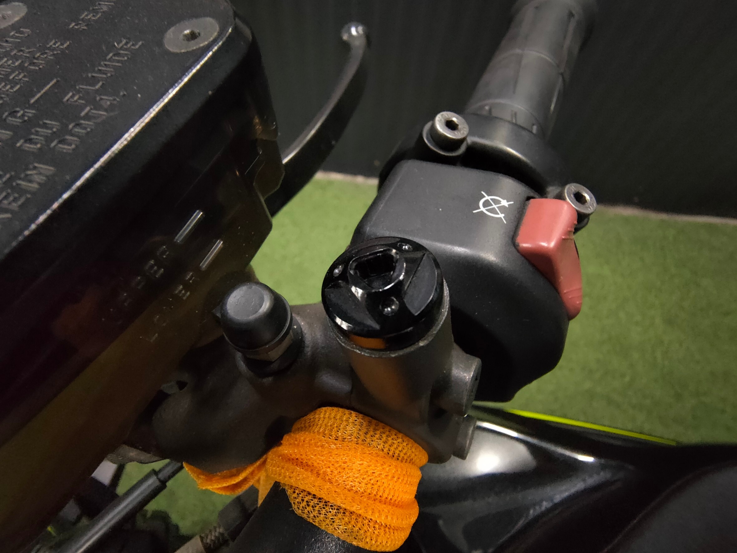 แรดพันธุ์....อ๊า 🤪 หล่อเลยคันนี้ #Z1000R ปี2018 "Optionsล้นๆรถมือเดียว"...ออกห้างร่วม7แสนเลยนะ‼️