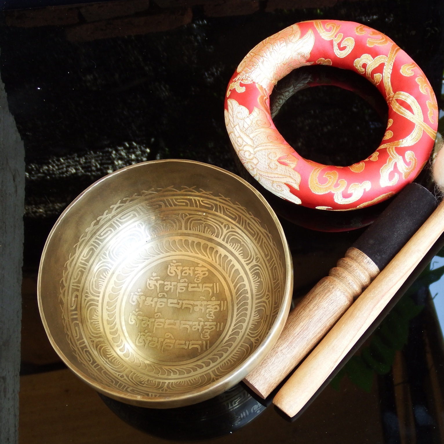 ขันทิเบต(ทองเหลือง) Tibetan Singing Bowl งานทำมือโดยช่างฝีมือชาวเนปาล (16 cm.)