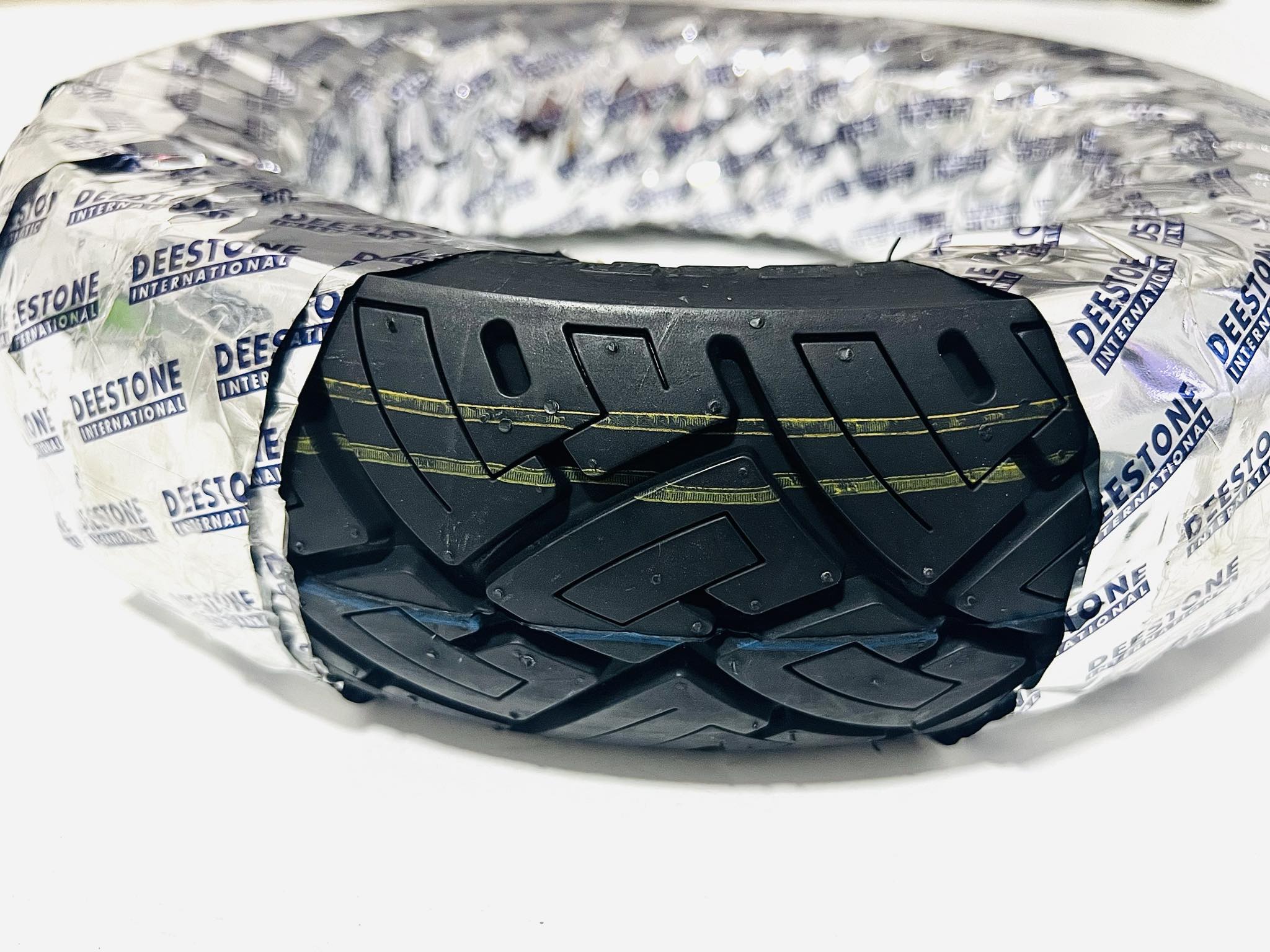 ยางนอกชาลี 100/80/10 D821 C