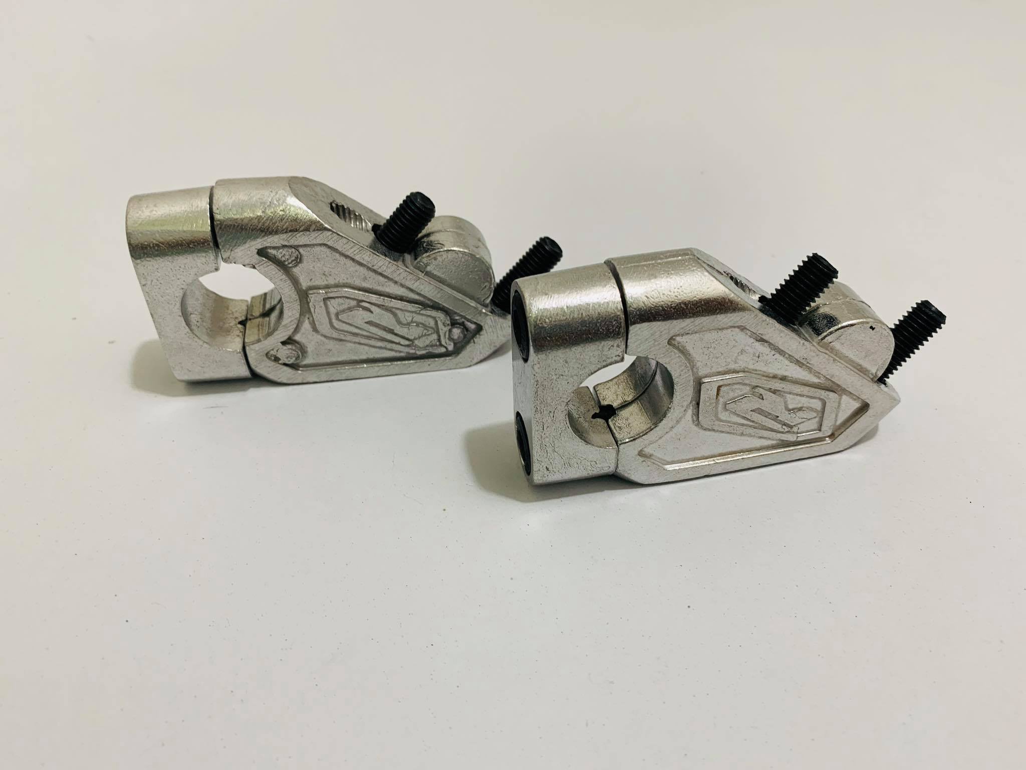 ตุ๊กตาแฮนด์ หลบโช๊ค PCX125 MSX125 RXS RXK RXZ และมอเตอร์ไซด์ทั่วไป ดำ ชุบ แจ้งในแชท