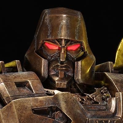 Prime 1 Studio PMTF-02AG Transformers G1 - Megatron (Antique Gold Version)