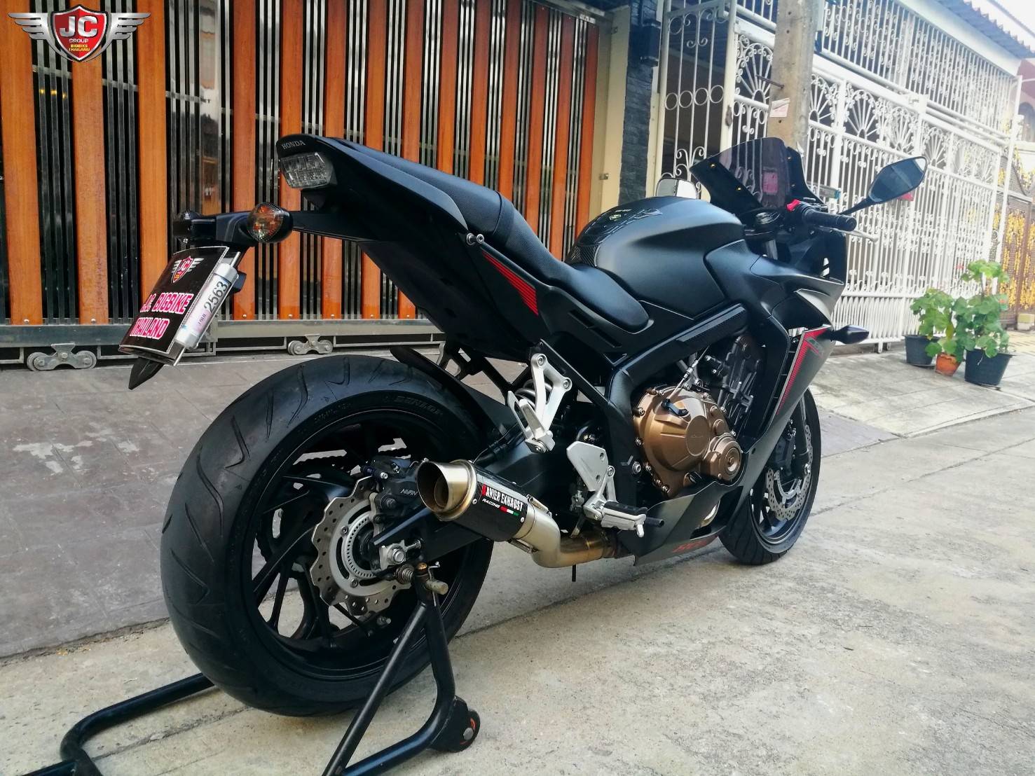 CBR650F LED 2018 ไมล์แท้ 1,xxx กิโล สภาพป้ายแดง