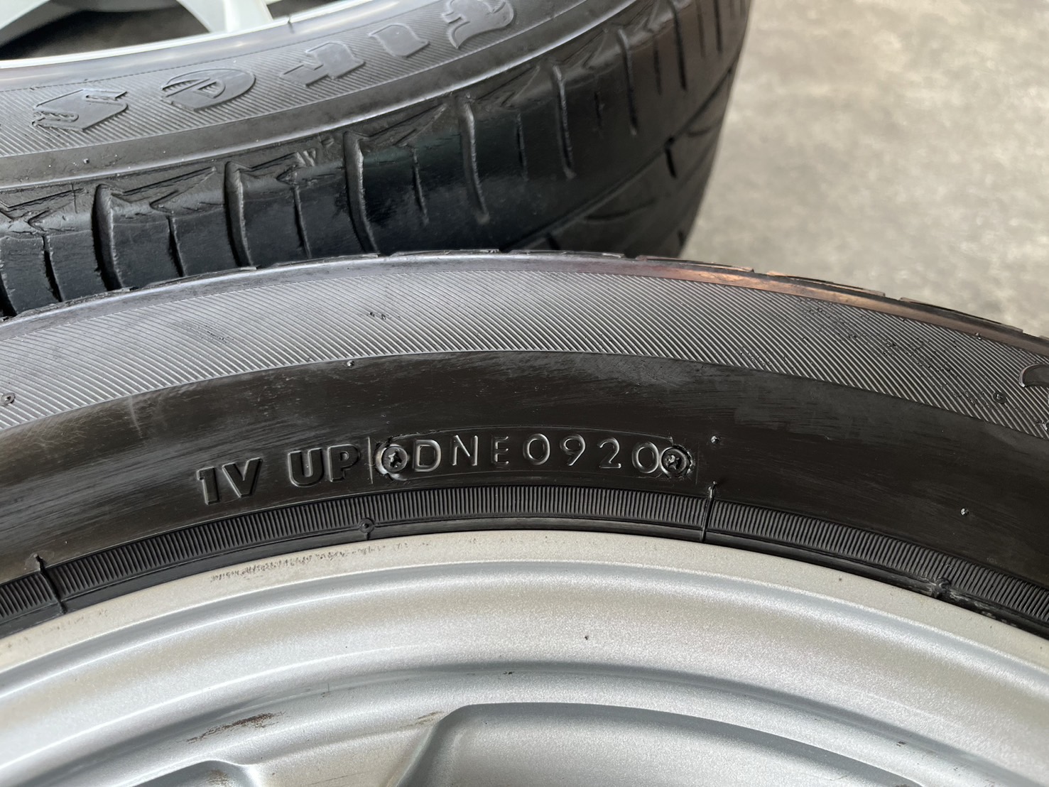 ✨ล้อแม็ก 5รู114✨Toyota ขอบ 17 สีบอร์น แถมยาง 225-55-17 Firestone ปี 20