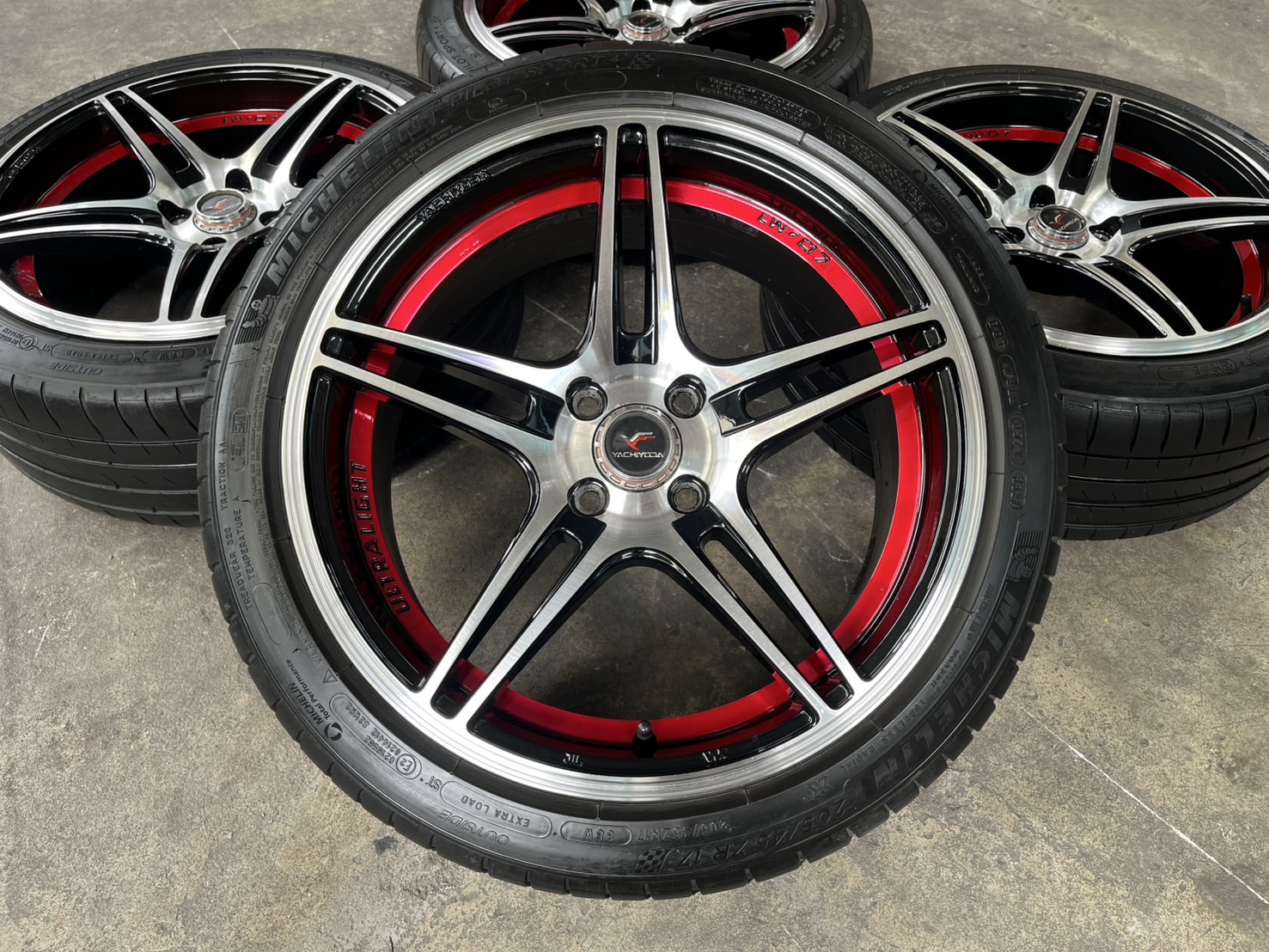 ✨แม็กแต่ง✨4รู100✨Yachiyoda ขอบ 17 แถมยาง 205-45-17 Michelin ปี 21