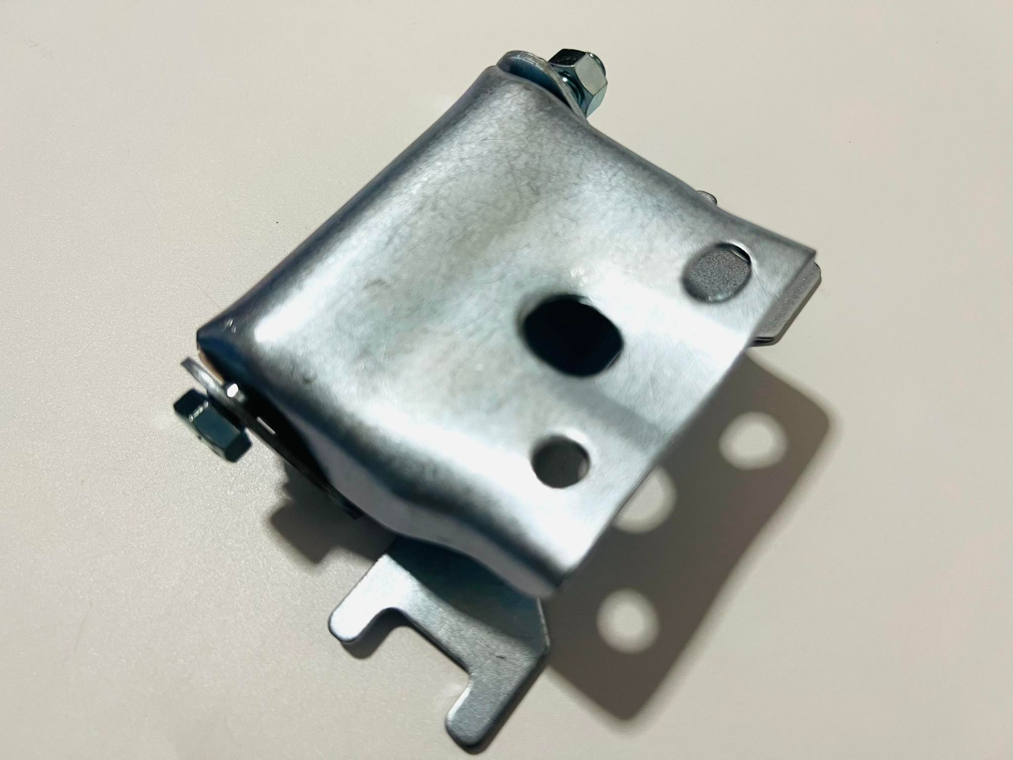 บานพับเบาะเวฟ100 110 เทียม เรือใบ L9