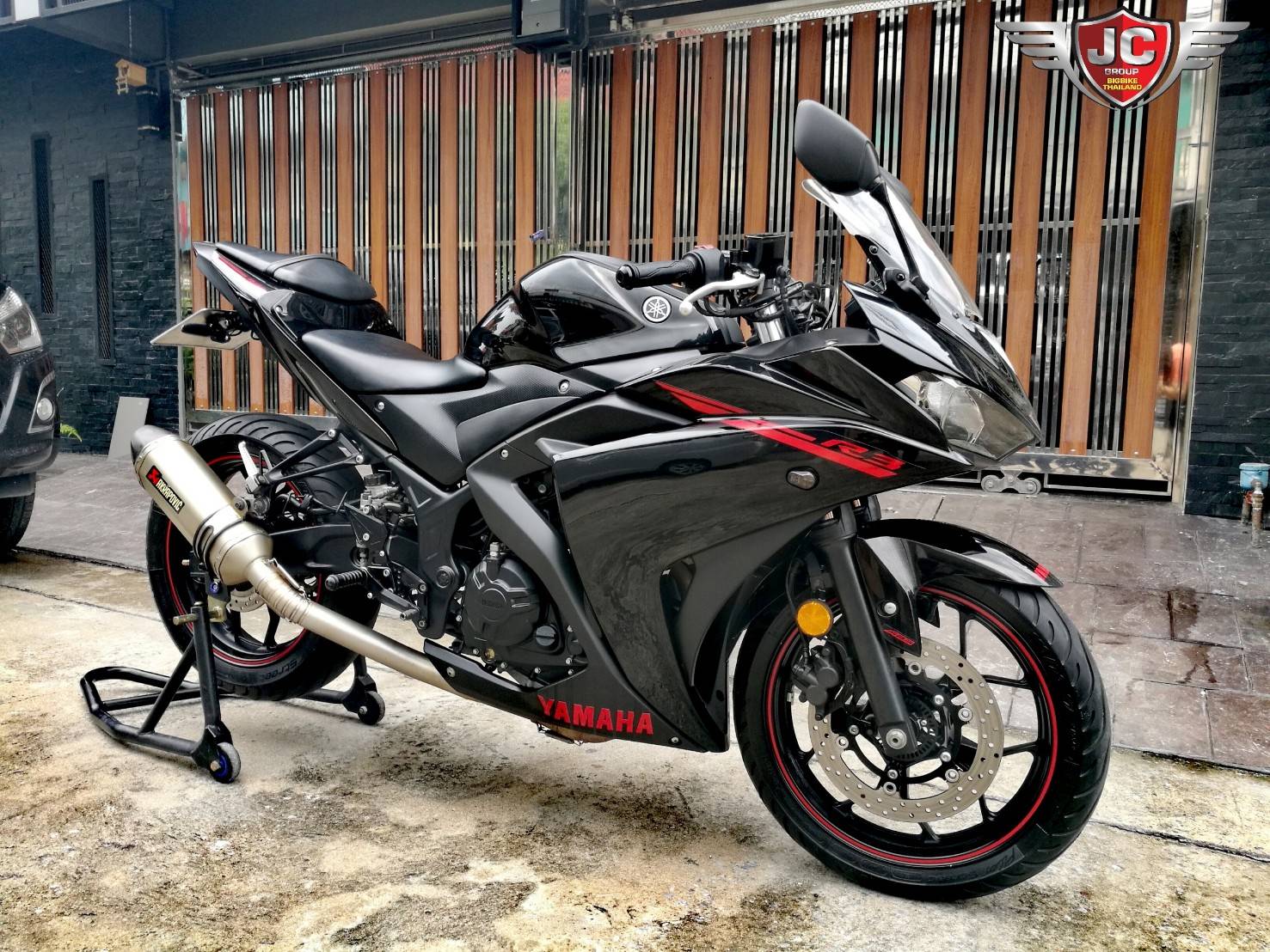 "หล่อซะขนาดนี้ ไม่จัดไม่ได้แล้ว"R-3 รถบ้านมือเดียว