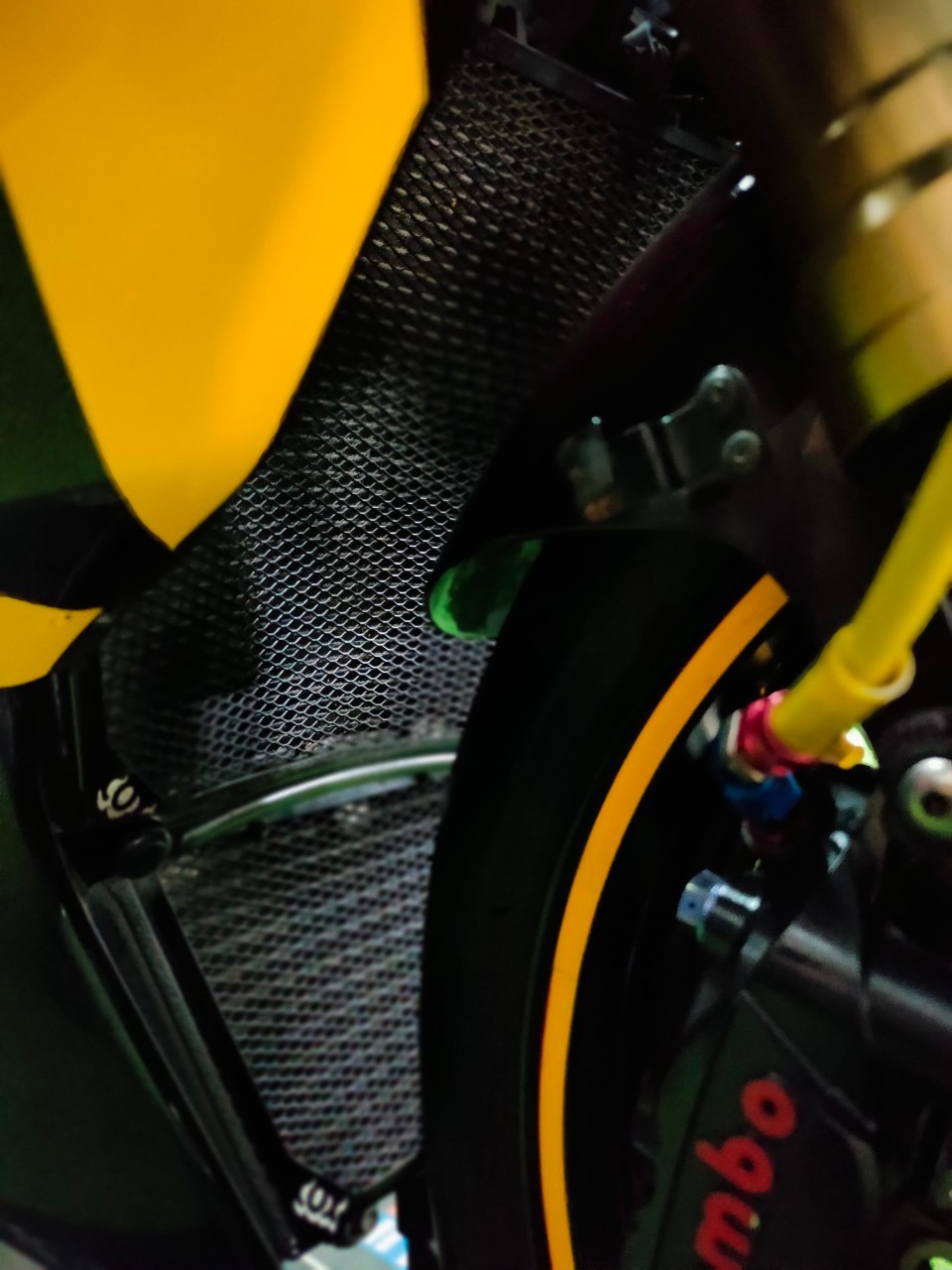 🐬 ได้เวลาโลมาโชว์ตัว #GSX-R1000 สเปค 🇺🇸 จดทะเบียน ธ.ค. ปี 2014 แต่งเต็มพร้อมบิน...ขี่อย่างมันส์‼️