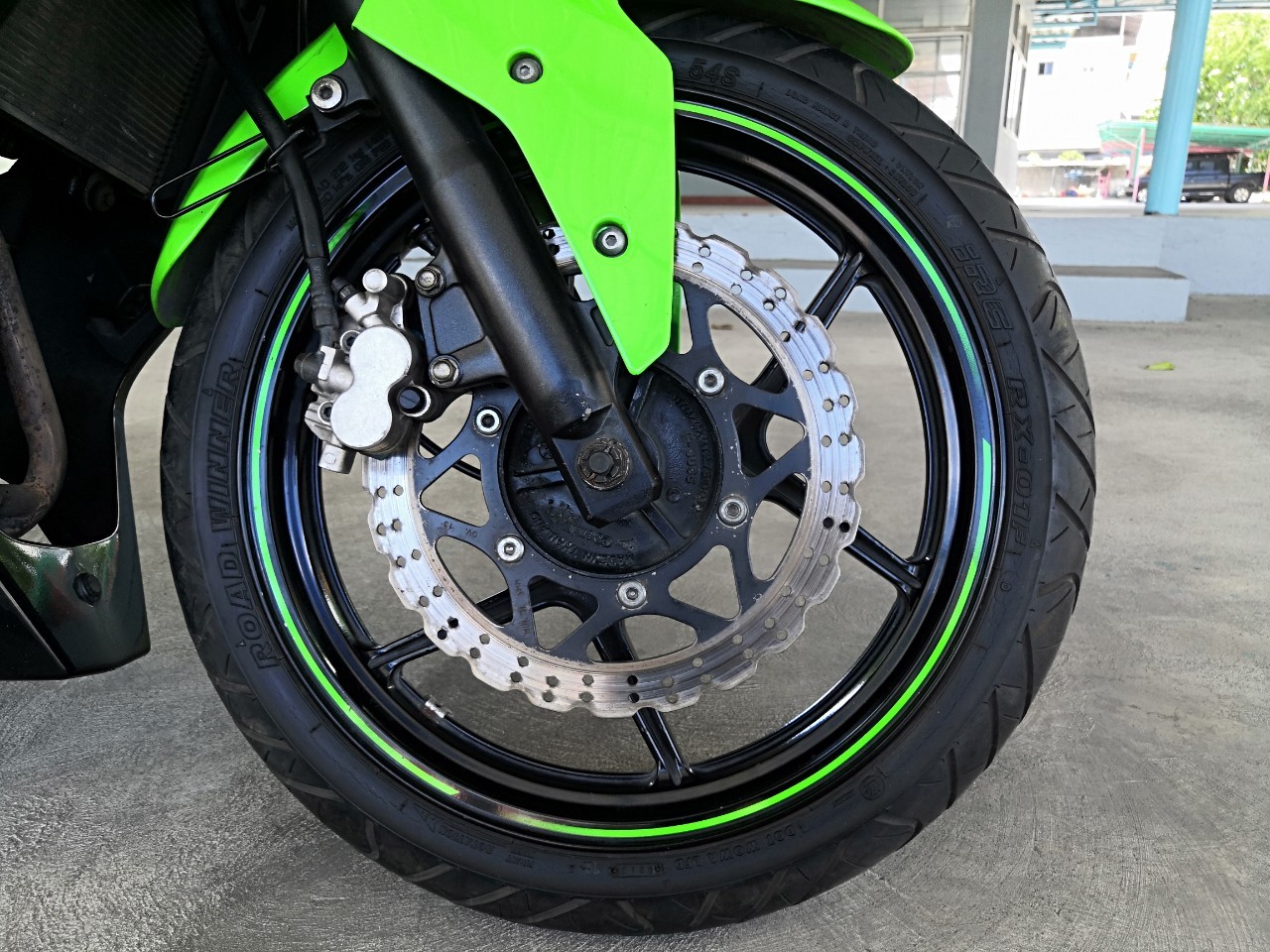 NINJA-250 รถบ้านแท้มือเดียว เครื่องดี สีเดิมทั้งคัน มีแต่งบ้างเล็กน้อย เท่ห์เร้าใจ
