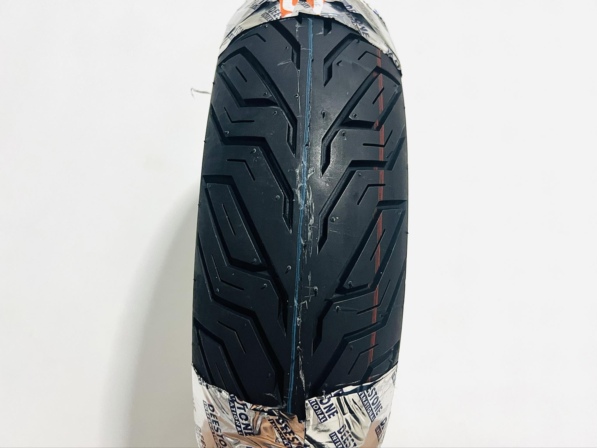 ยางนอกเวสป้า 120/70/12 D825 C