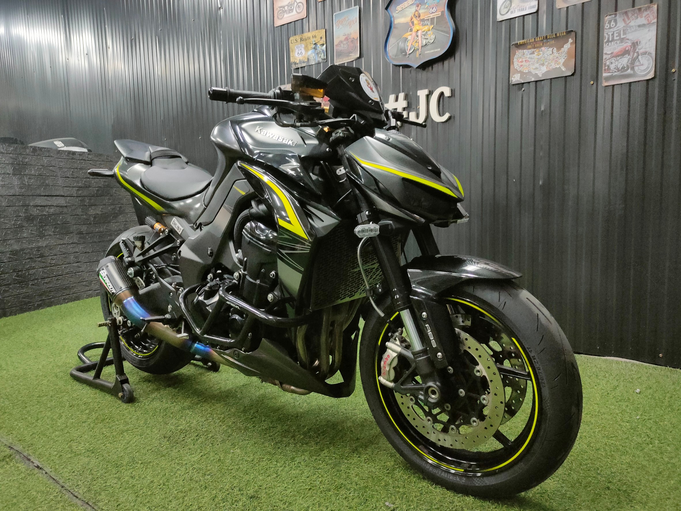 แรดพันธุ์....อ๊า 🤪 หล่อเลยคันนี้ #Z1000R ปี2018 "Optionsล้นๆรถมือเดียว"...ออกห้างร่วม7แสนเลยนะ‼️