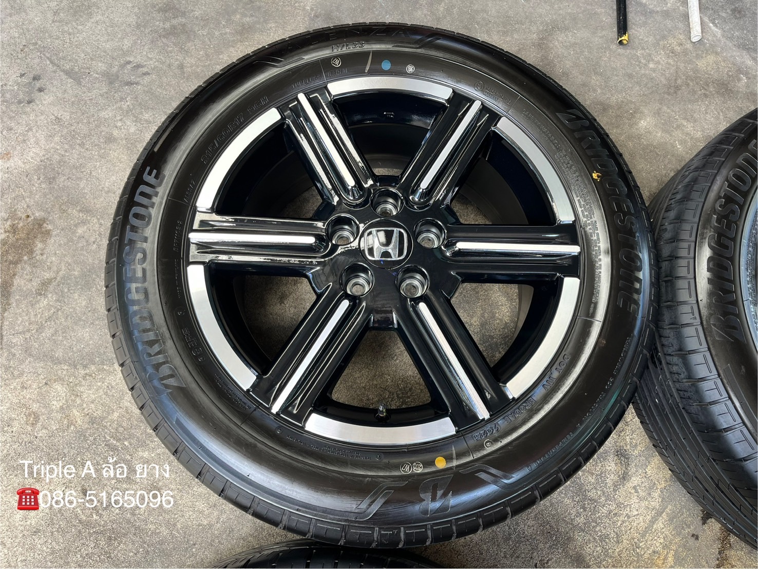 ✨ล้อแม็กป้ายแดง✨Honda HRV ตัวท็อป รุ่นใหม่ล่าสุด ขอบ 17 พร้อมยางน้องๆป้ายแดง 215-60-17 Bridgestone💥ปี25💥