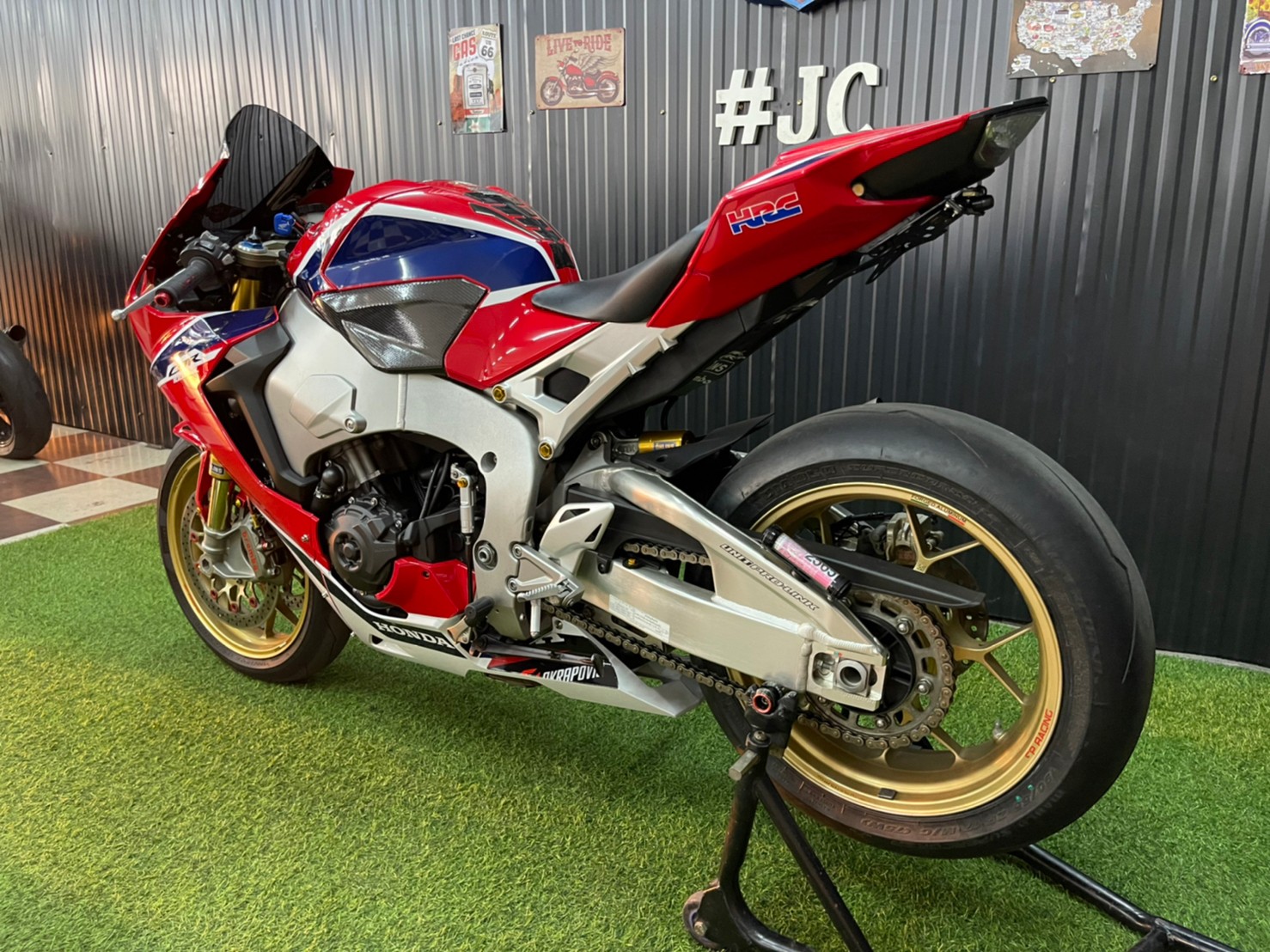 🤫 ที่สุดของบิ๊กไบท์สายพันธุ์ซุปเปอร์สปอร์ต #CBR1000rr SP จดทะเบียนปี 2018