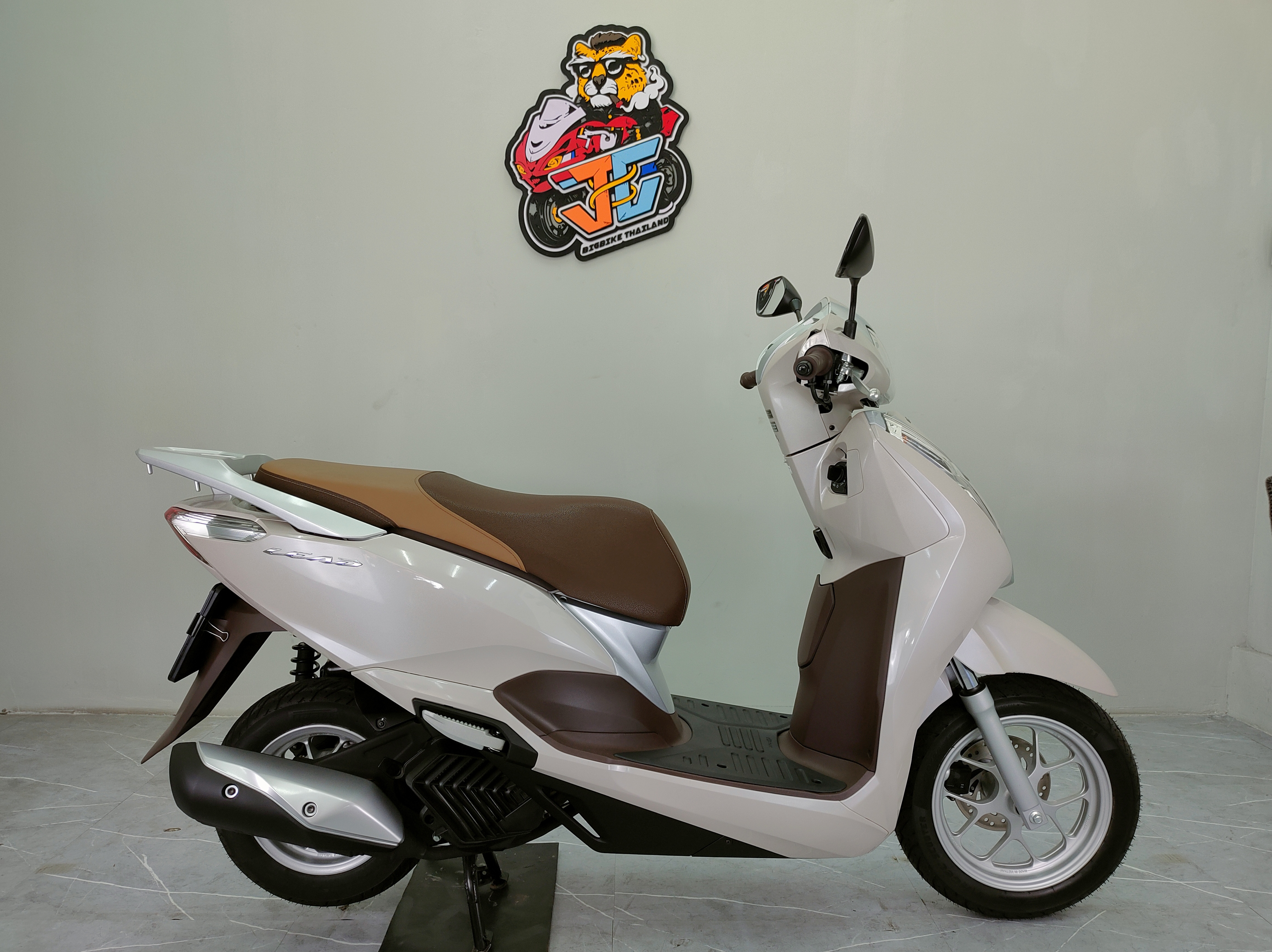 อร๊ายย‼️หรีดร้อยโล 😱 AII NEW LEAD125 4V ปี 2023 แท้ สายจอด 1xx โลแท้ๆ สภาพนี้ป้ายแดงชัดๆ 💥