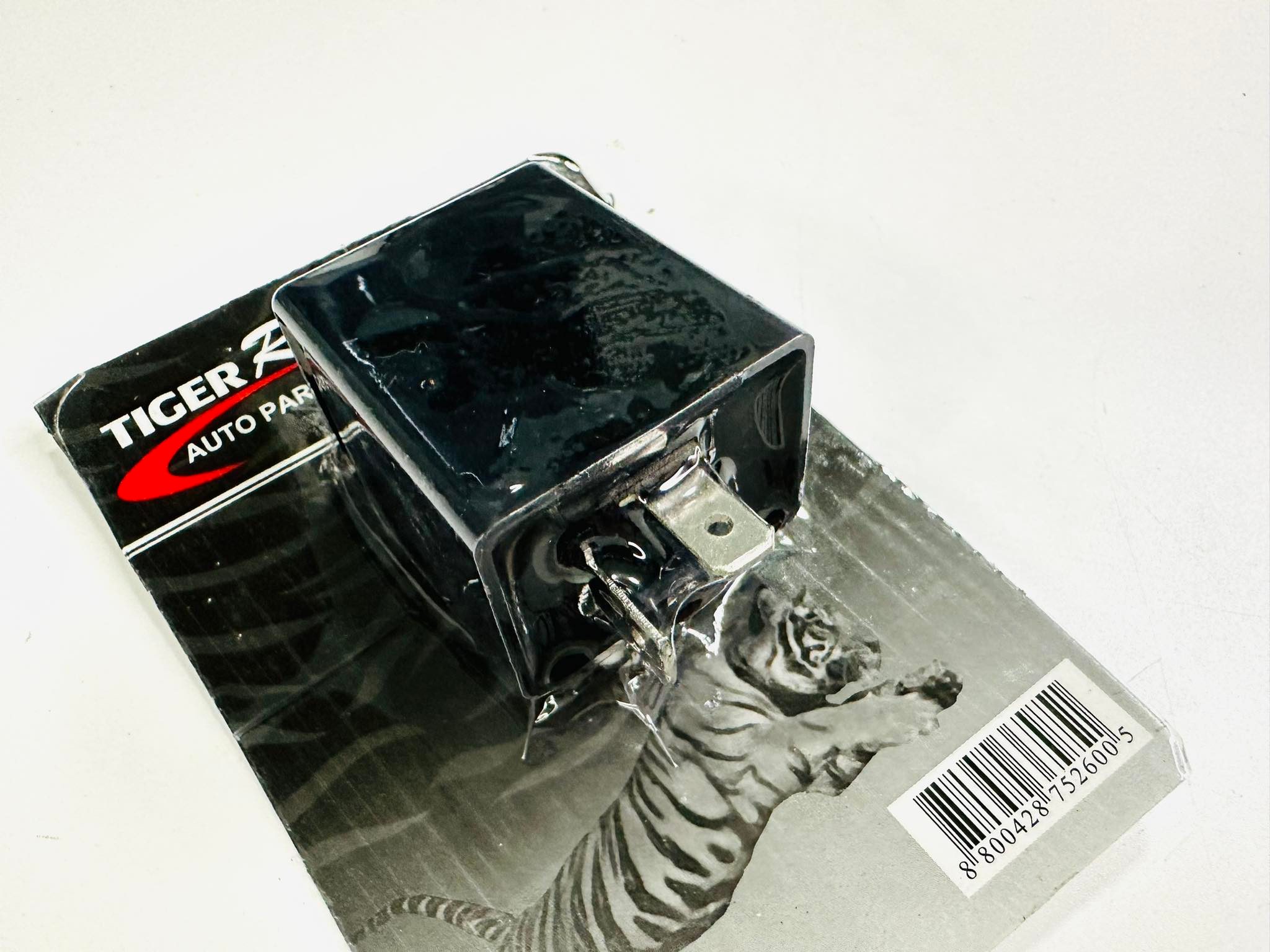 รีเลย์ไฟเลี้ยวแบบมีเสียง ทรงเหลี่ยม L15-L16