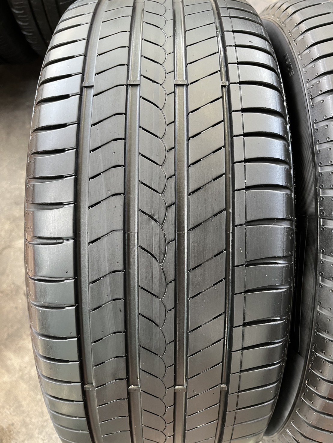 ✨ยาง✨215-55-16 Pirelli♨️ปี 24♨️สภาพสวย
