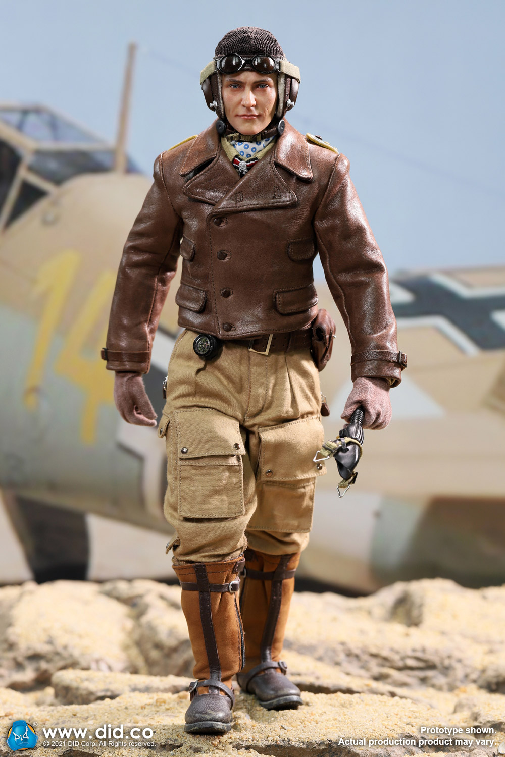 DID D80154 1/6 WWII German Luftwaffe Flying Ace “Star Of Africa” – Hans-Joachim Marseille