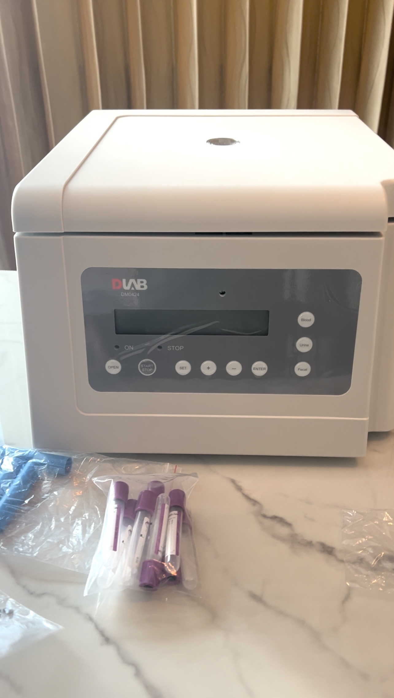 เครื่องปั่นเลือด Pre-program Blood, Urine & Faecal, DLAB