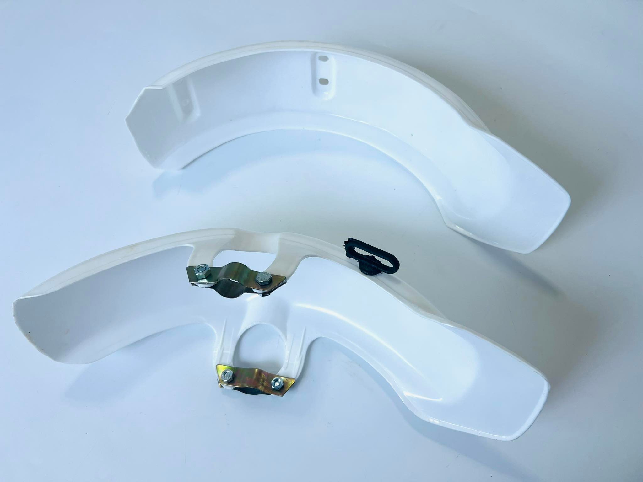 บังโคลนหน้า+หลังชาลีพลาสติก พร้อมน๊อตยึด บ18-19