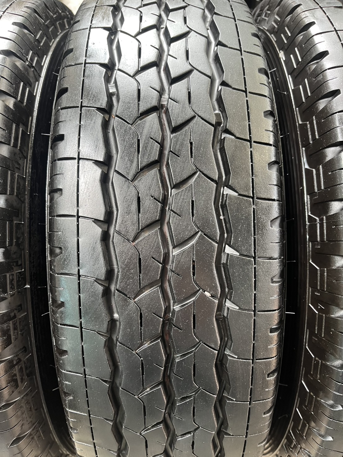 ✨ยาง✨195R14 Bridgestone♨️ปี 24♨️🚘เหมาะสำหรับ รถกระบะบรรทุกตัวเตี้ย