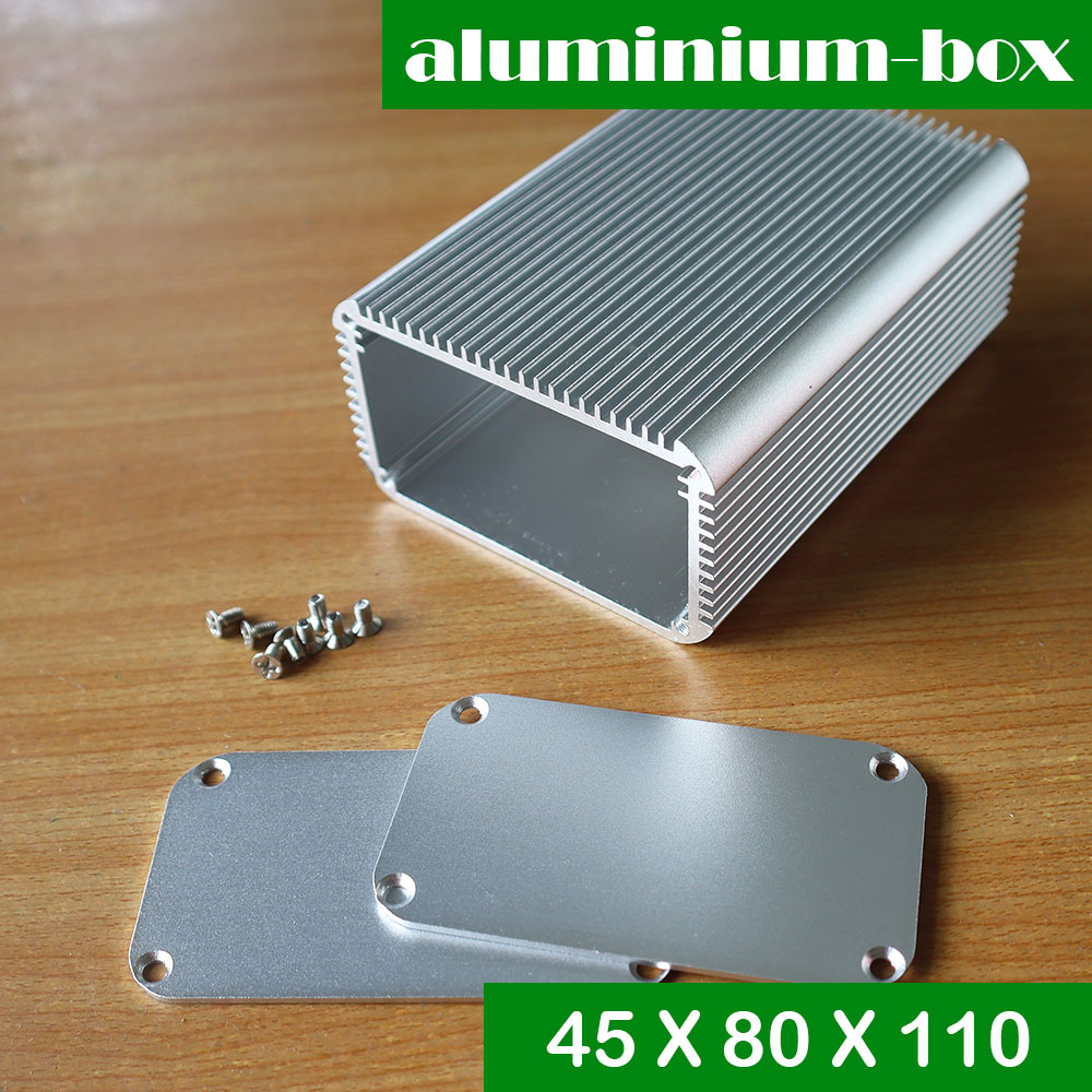 กล่องอลูมิเนียมสีเงิน ขนาด 45 X 80 X 110 mm.
