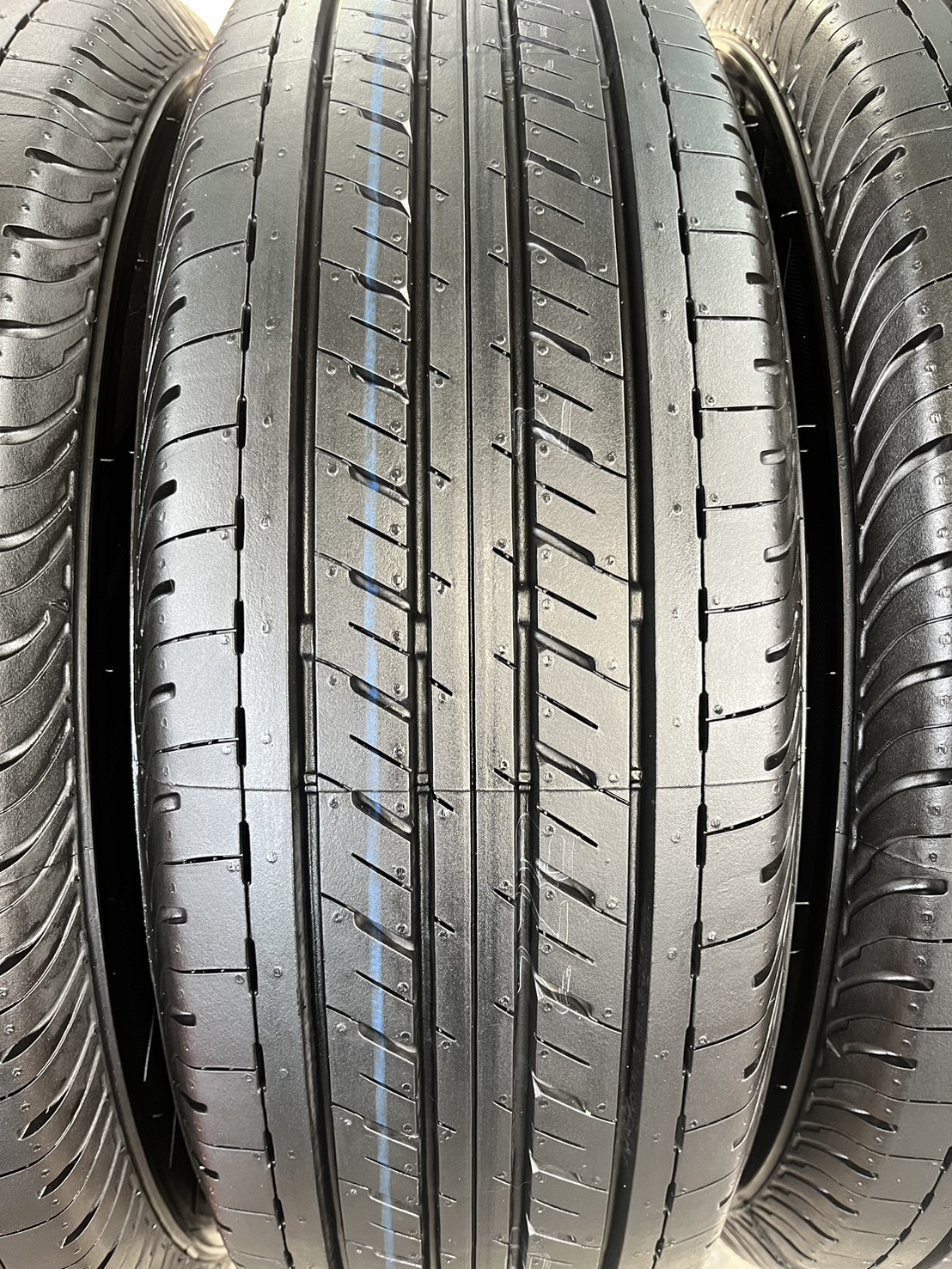 ✨ยางใหม่ป้ายแดง✨215-65-16 Bridgestone💥ปี 25💥🚘ใส่กับ รถตู้ ,รถกระบะตัวเตี้ย ได้ทุกรุ่น