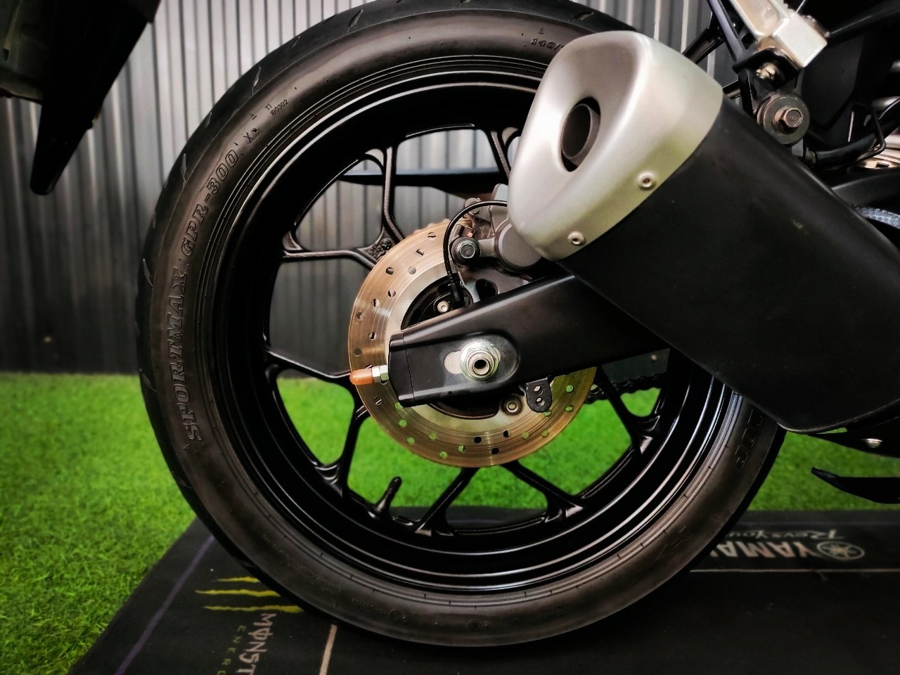 ดำดุดันไม่เกรงใจใคร ❗ YAMAHA New R3 โมเดล 2019 รถมือแรก "นางฟ้าไมล์น้อย" โคตรน่าใช้ 🥰