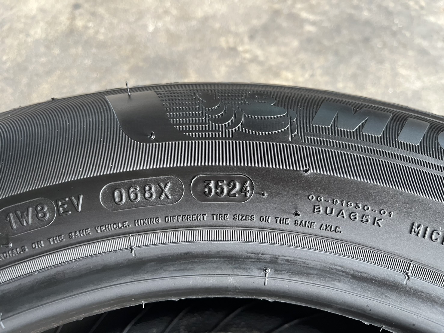 ✨ยาง✨205-65-16 Michelin♨️ปี 24♨️สภาพสวยมาก💖ใช้งานมาน้อยมาก