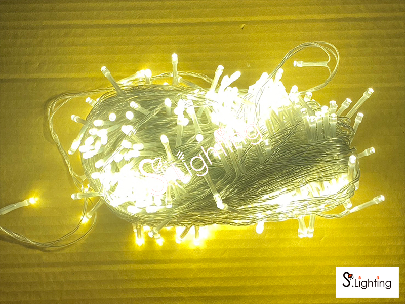 ไฟหยดน้ำ LED 50 เมตร / 400 หัว แสงวอร์ม ไม่กระพริบ