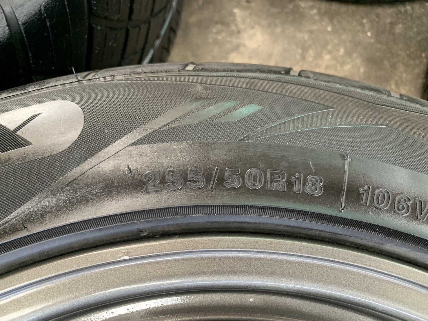 ✨ล้อแม็กพร้อมยาง✨6รู139 RP2 ขอบ 18 สีเทา💖สภาพสวย💖