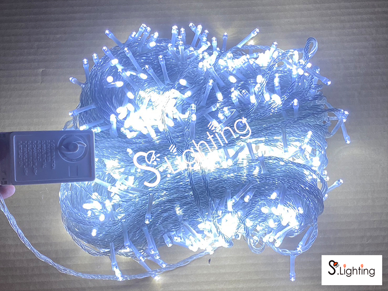 ไฟหยดน้ำ LED 100 เมตร / 800 หัว แสงขาว กระพริบ