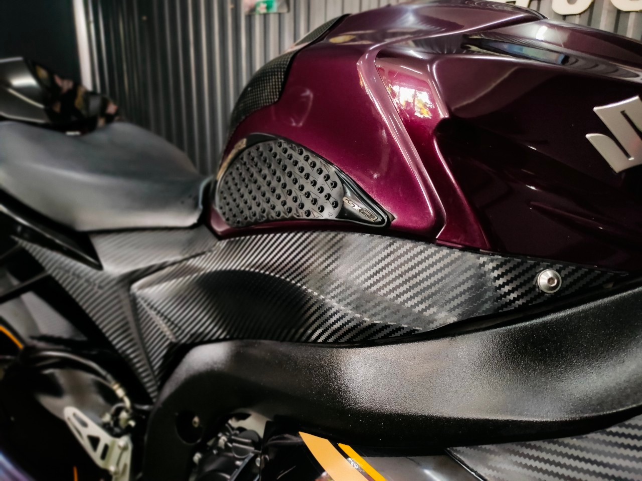 🐬 ได้เวลาโลมาโชว์ตัว #GSX-R1000 สเปค 🇺🇸 จดทะเบียน ธ.ค. ปี 2014 แต่งเต็มพร้อมบิน...ขี่อย่างมันส์‼️