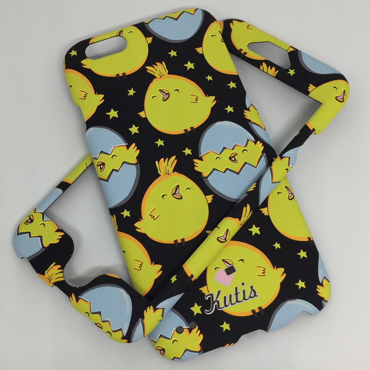 เคสคูทิส (Kutis) ไอโฟน6,6S(ลายลูกเจี๊ยบออกจากไข่สีดำ)