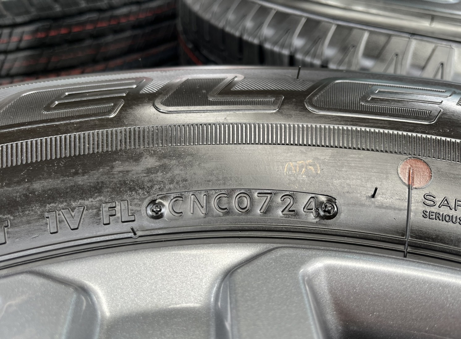 ♨️ปี24♨️✨ล้อแม็กพร้อมยางใหม่ป้ายแดง✨Ford Ranger รุ่นใหม่ล่าสุด ขอบ 17💖ใหม่กริ๊บ💖