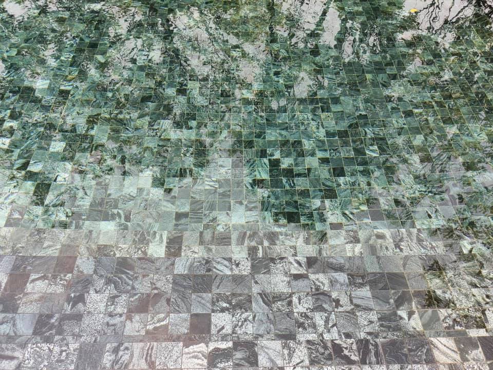 หินปูสระว่ายน้ำ Silver Grey สวยหรู ดูมีมิติ