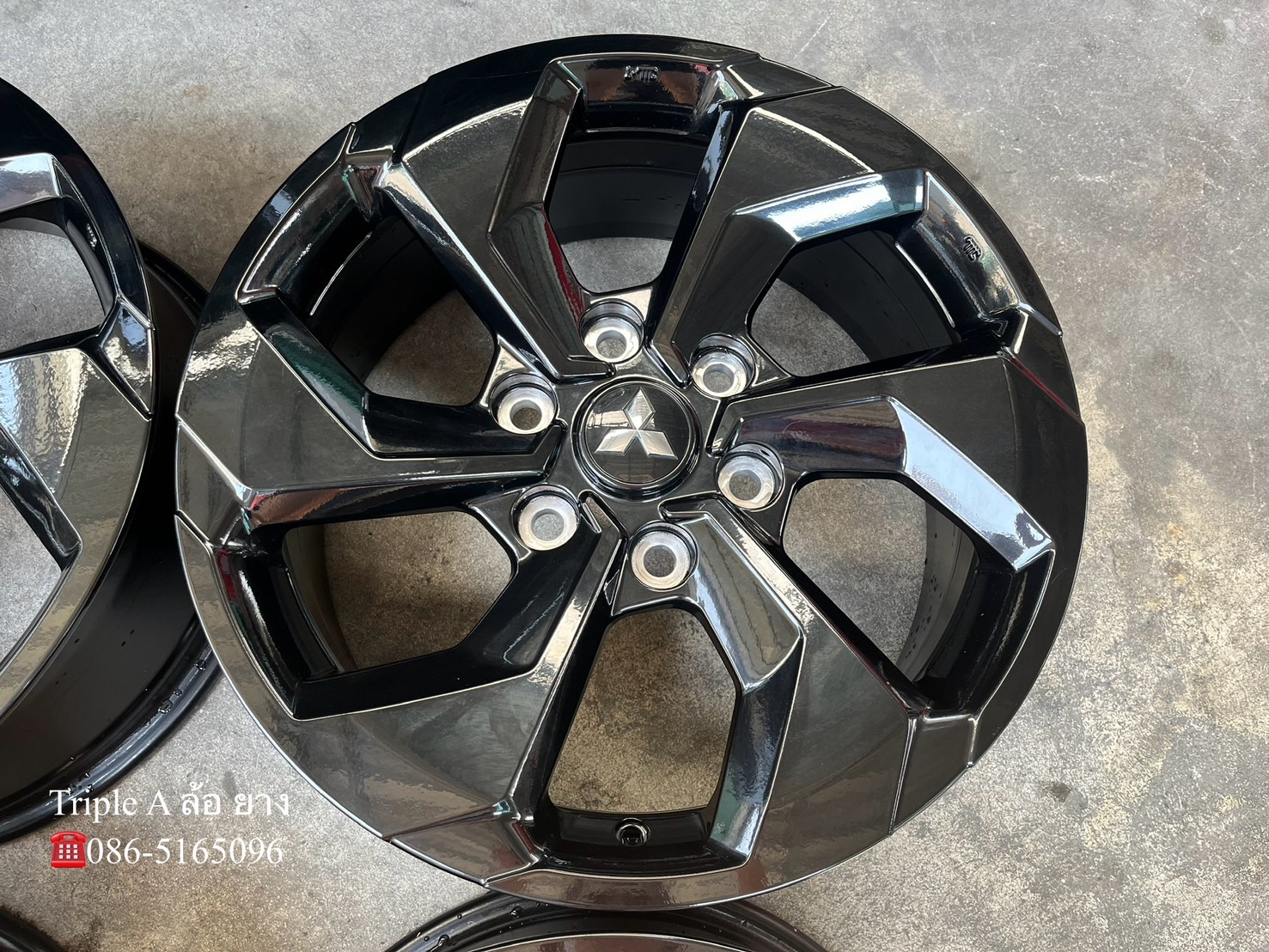 ✨ล้อแม็กป้ายแดง✨Mitsu Pajero Sport 2024 รุ่นใหม่ล่าสุด ขอบ 18 สีดำแท้💯