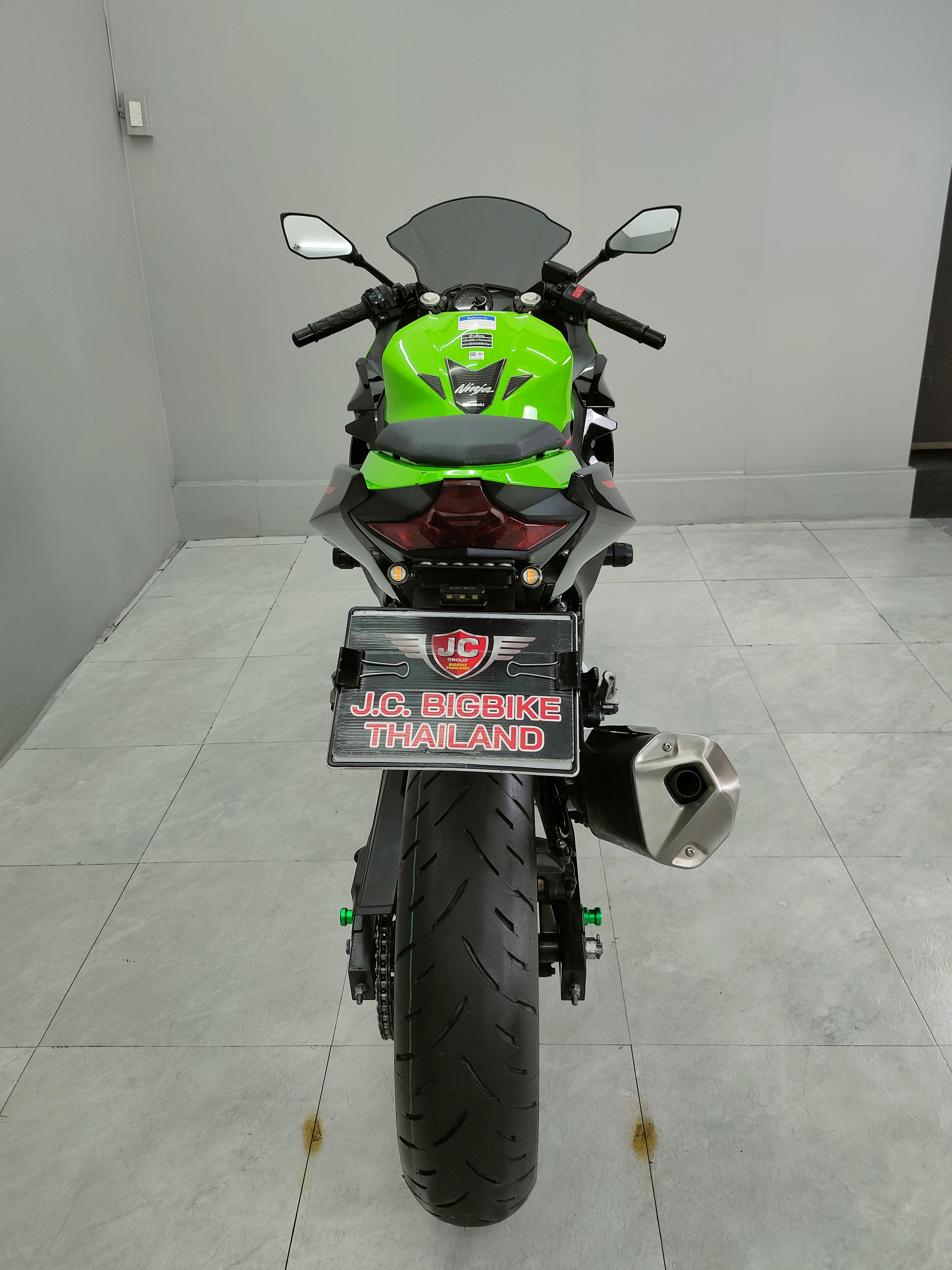 สายเขียววัยรุ่นชอบ KAWASAKI NINJA 400 KRT ปลายปี 2021 สวยใส‼️