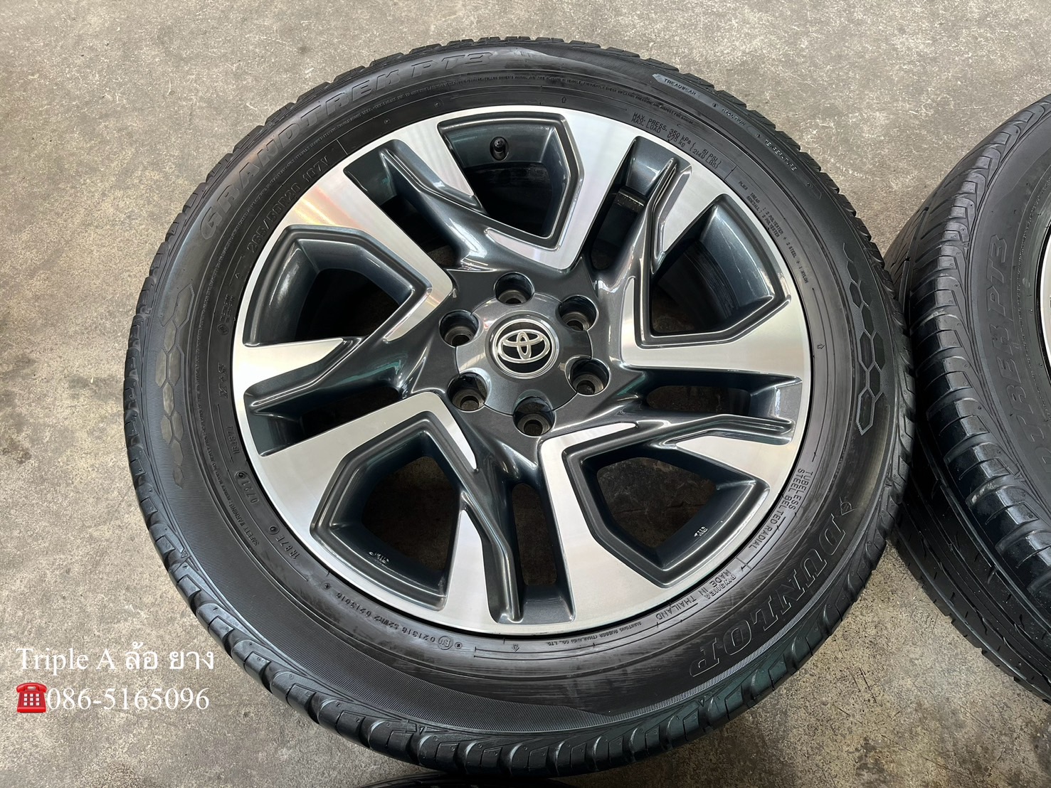 ✨ล้อแม็ก✨Toyota Fortuner Legender ขอบ 20 เทาหน้าเงา พร้อมยาง 265-50-20 Dunlop ปี 21