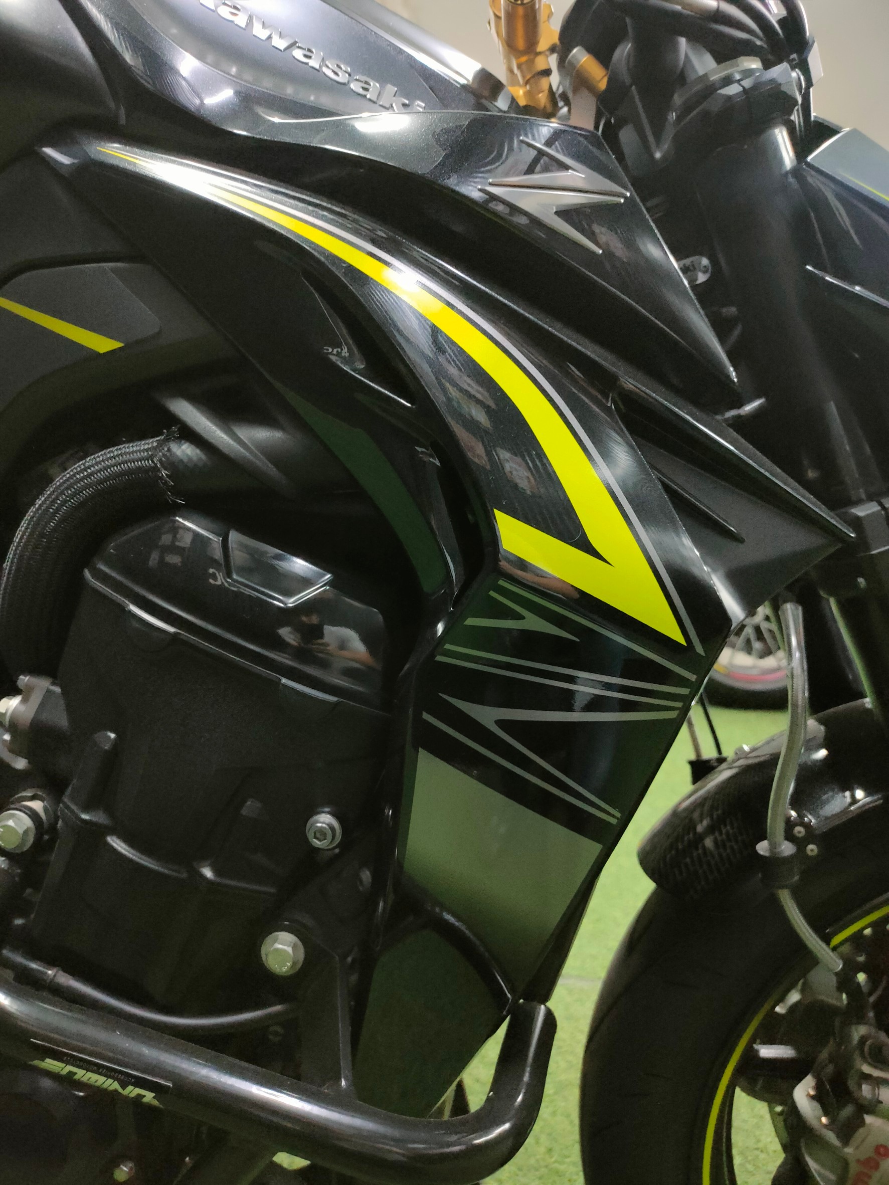 แรดพันธุ์....อ๊า 🤪 หล่อเลยคันนี้ #Z1000R ปี2018 "Optionsล้นๆรถมือเดียว"...ออกห้างร่วม7แสนเลยนะ‼️