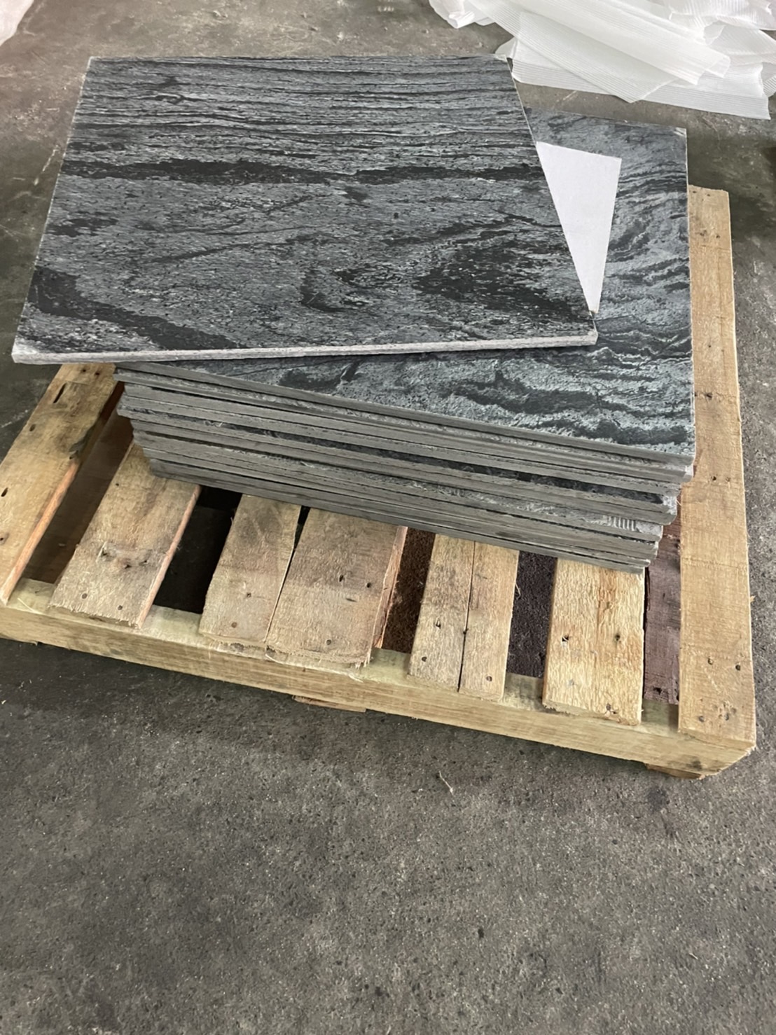 หินธรรมชาติ Silver grey polish 60x60