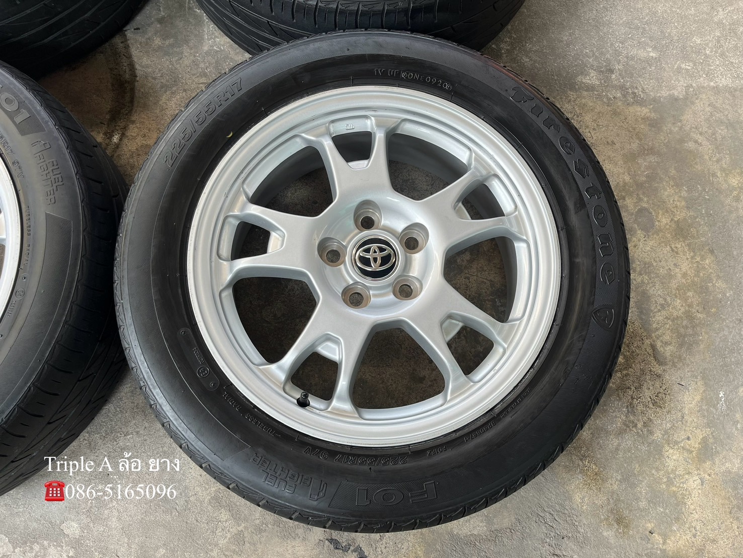 ✨ล้อแม็ก 5รู114✨Toyota ขอบ 17 สีบอร์น แถมยาง 225-55-17 Firestone ปี 20