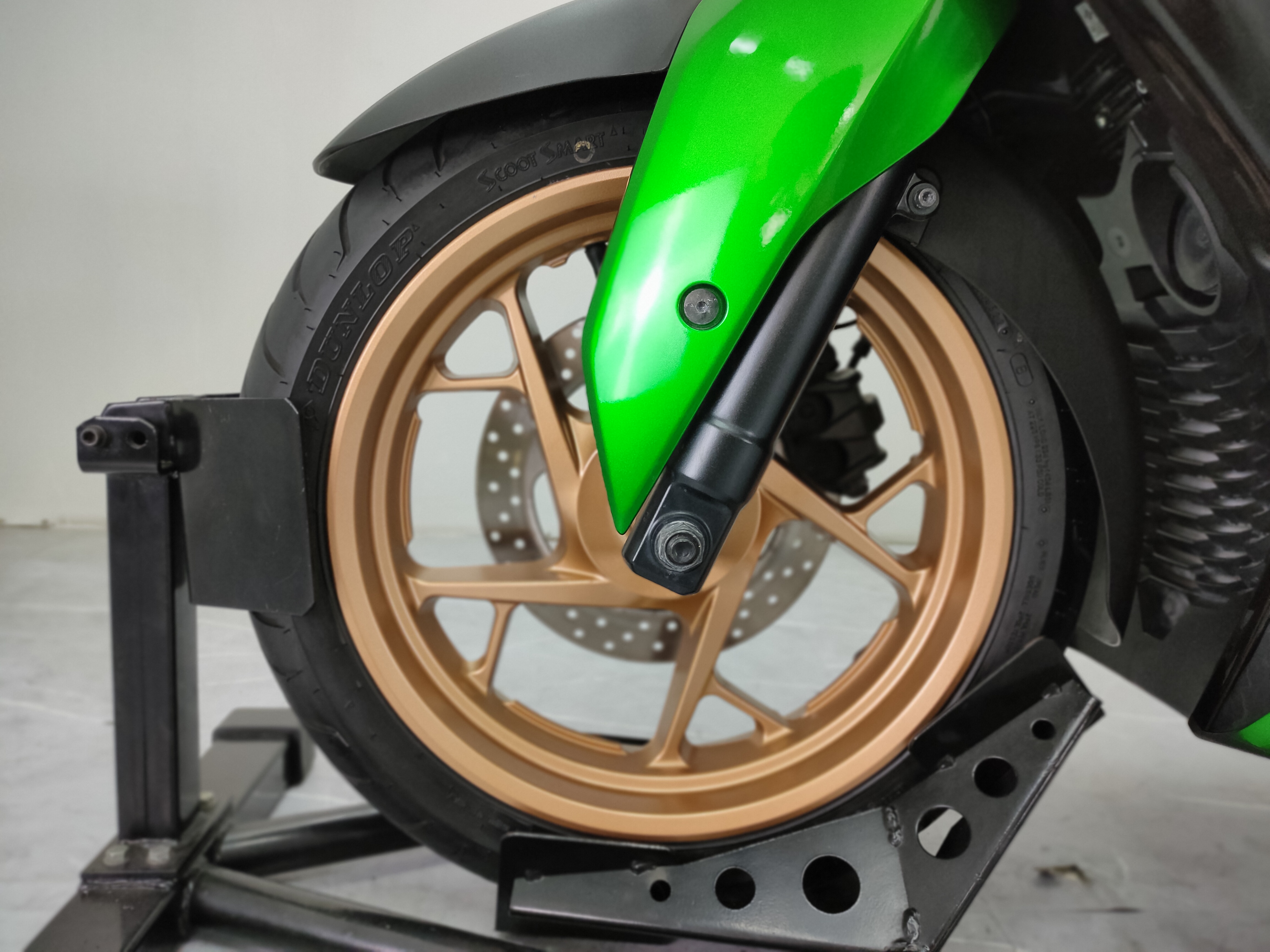 💸 เขียวเหนี่ยวทรัพย์ 💸 All New XMAX300 จดปลายปี2023 ไมล์แท้ 1️⃣พันโล "จัดทรงพร้อมร่อน"