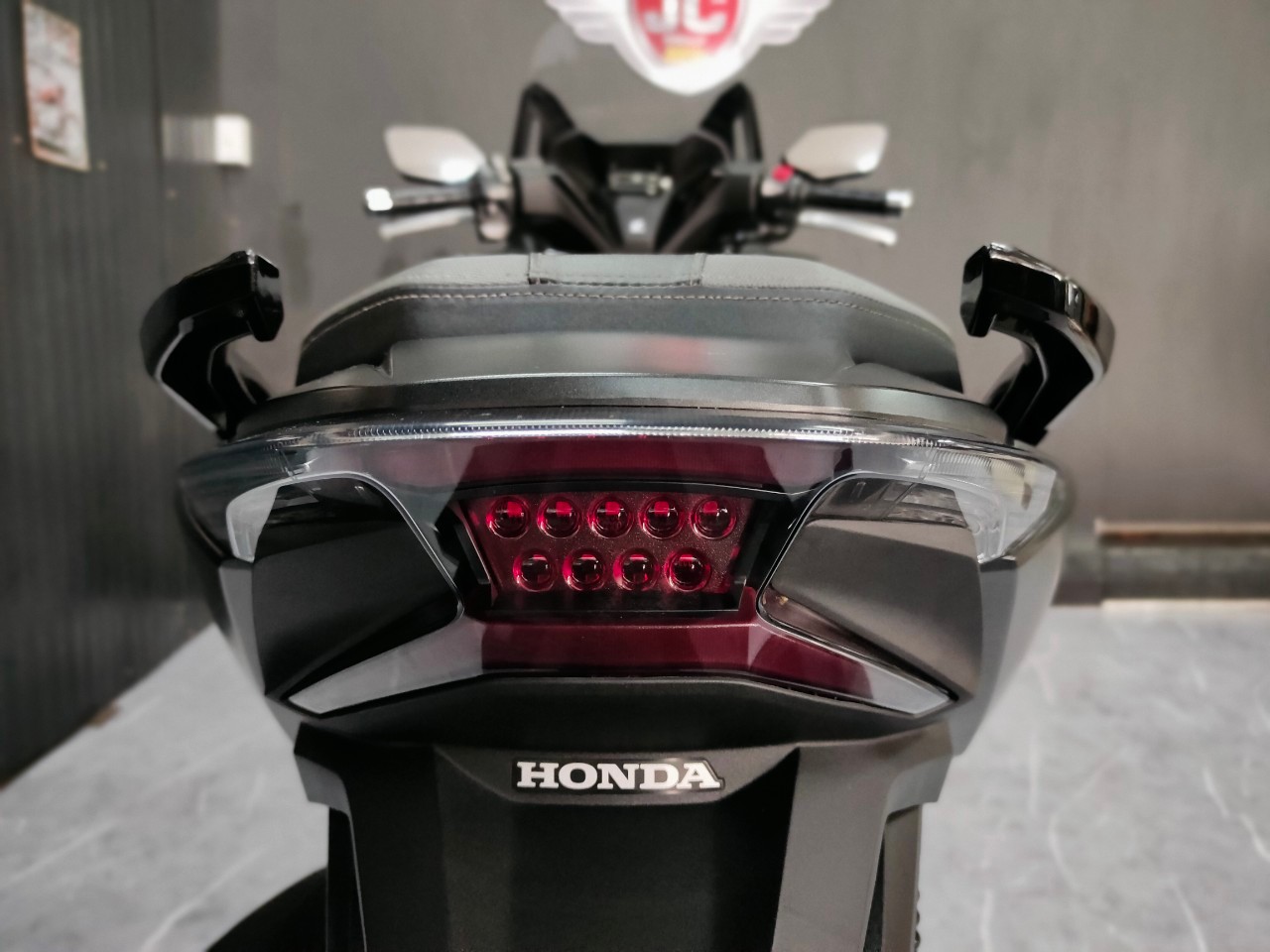 บิ๊กสกู๊ตเตอร์กระแสดีไม่มีตก 🛵💨 HONDA FORZA350 รถปี 2022 แท้นางฟ้า 6xxx โล สวยใสพร้อมใช้ออกรถ 15000