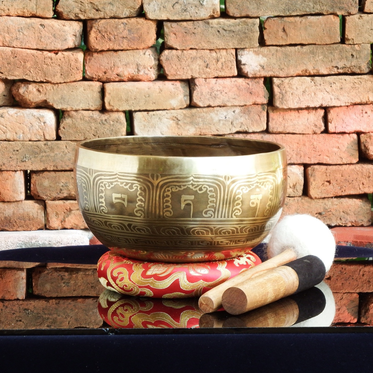 ขันทิเบต(ทองเหลือง) Tibetan Singing Bowl งานทำมือโดยช่างฝีมือชาวเนปาล (19 cm.)