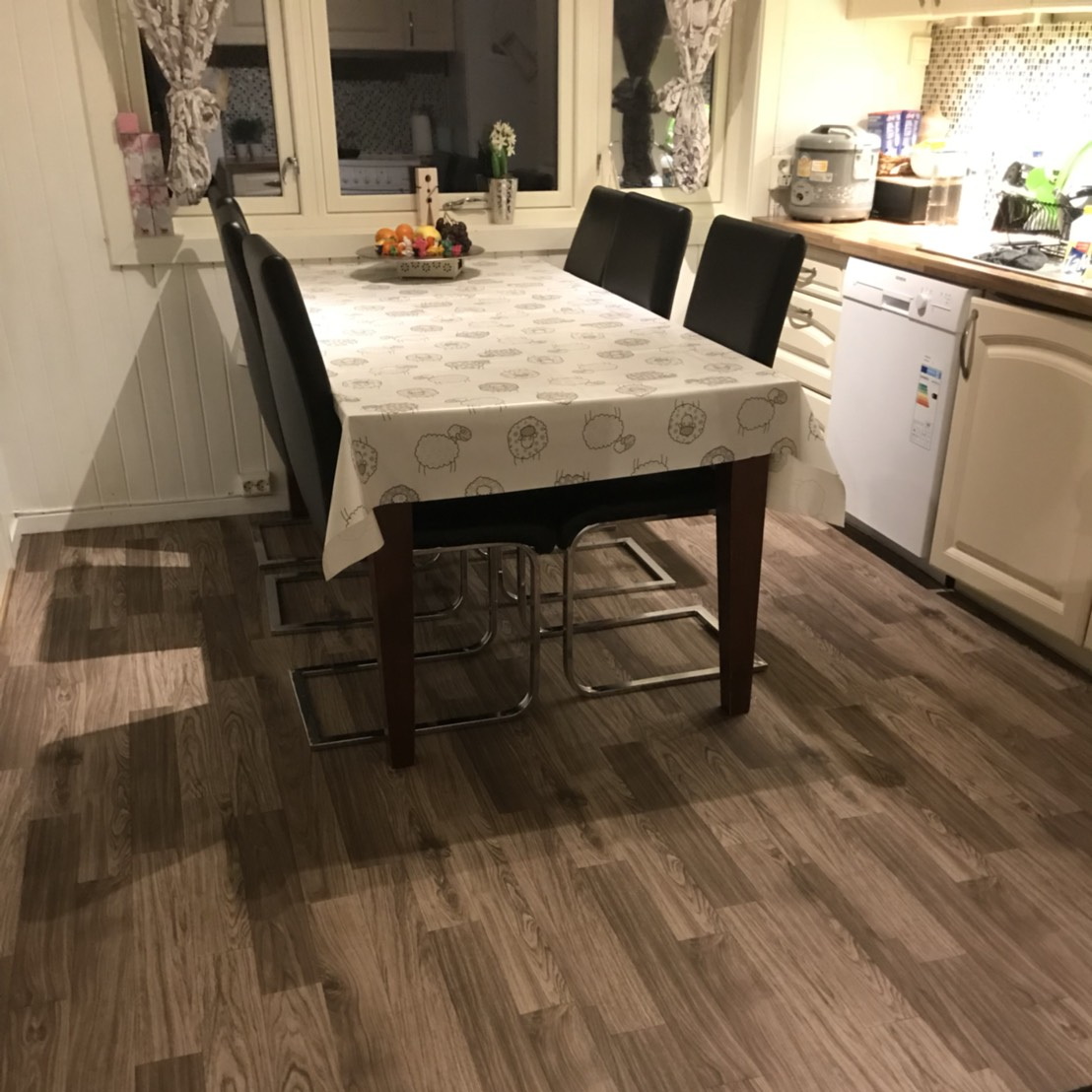 พีวีซีปูพื้น ลายไม้โมเดริน ไม้ธรรมชาติ modern natural-wood panel JP-015 หน้ากว้าง 100 ซม หนา 0.6 มม ยาวเมตรละ