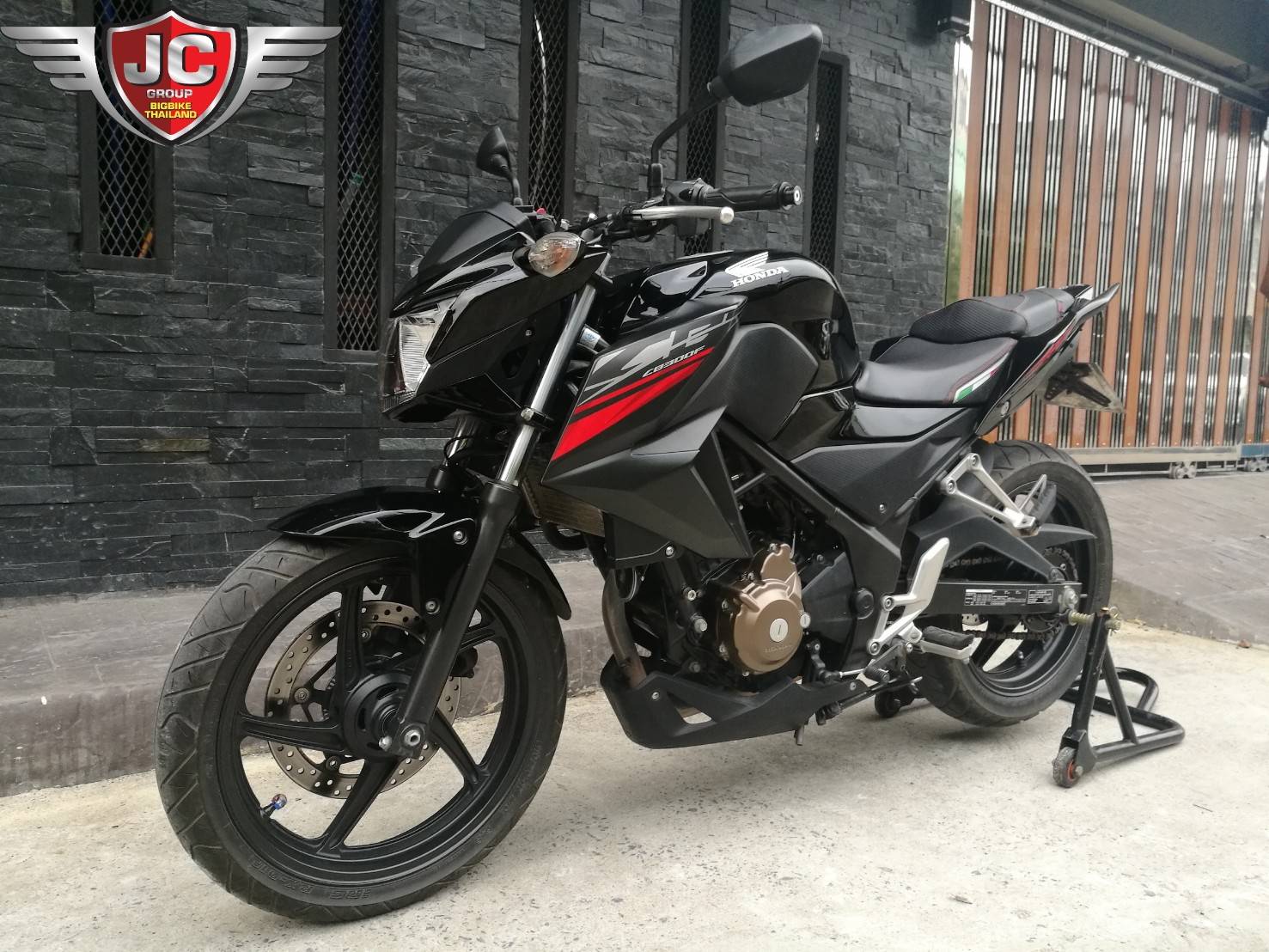 ดาวน์ 900 บาท CB300F ABS 2017รถบ้านมือเดียว มาใหม่
