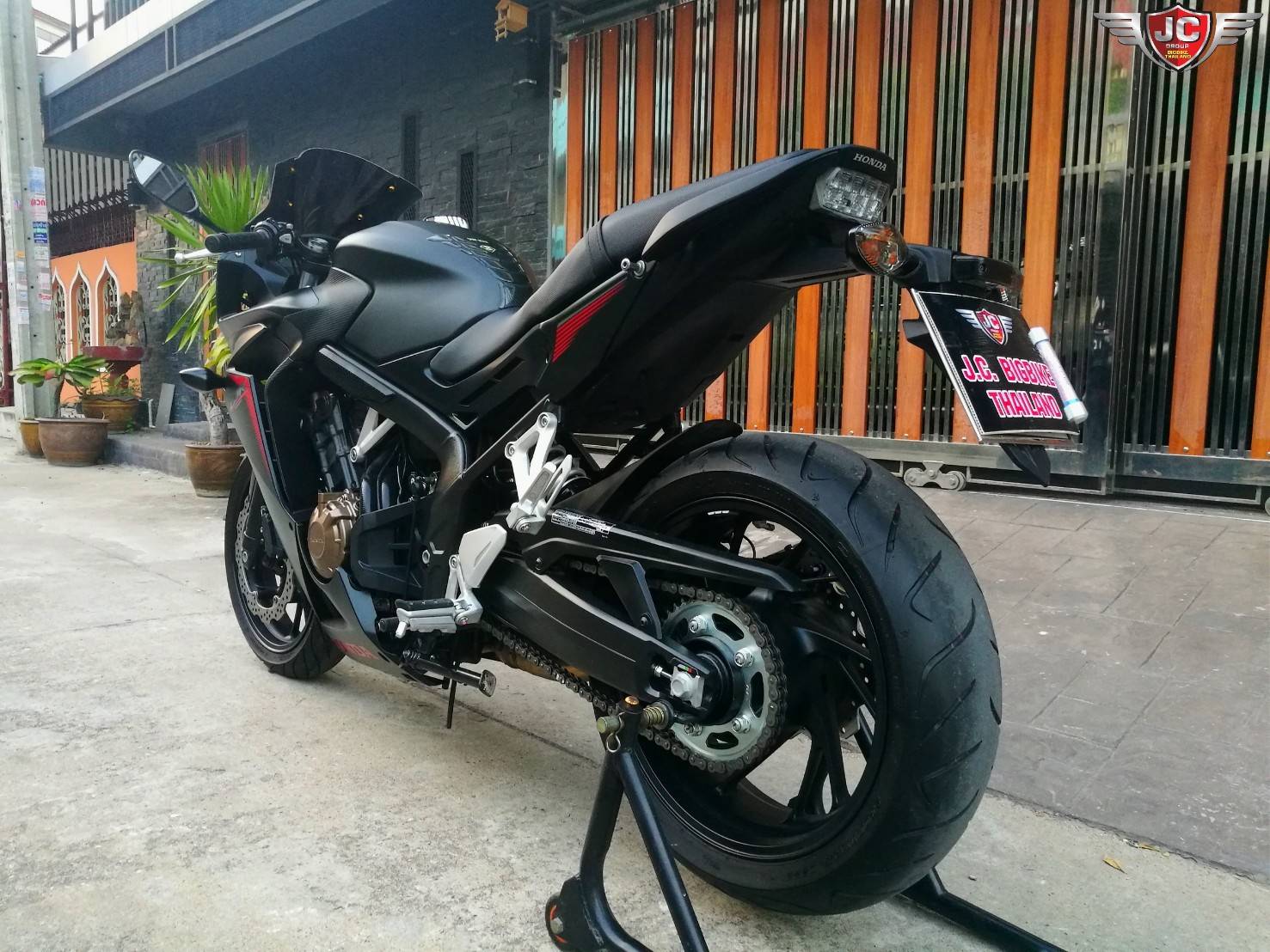 CBR650F LED 2018 ไมล์แท้ 1,xxx กิโล สภาพป้ายแดง